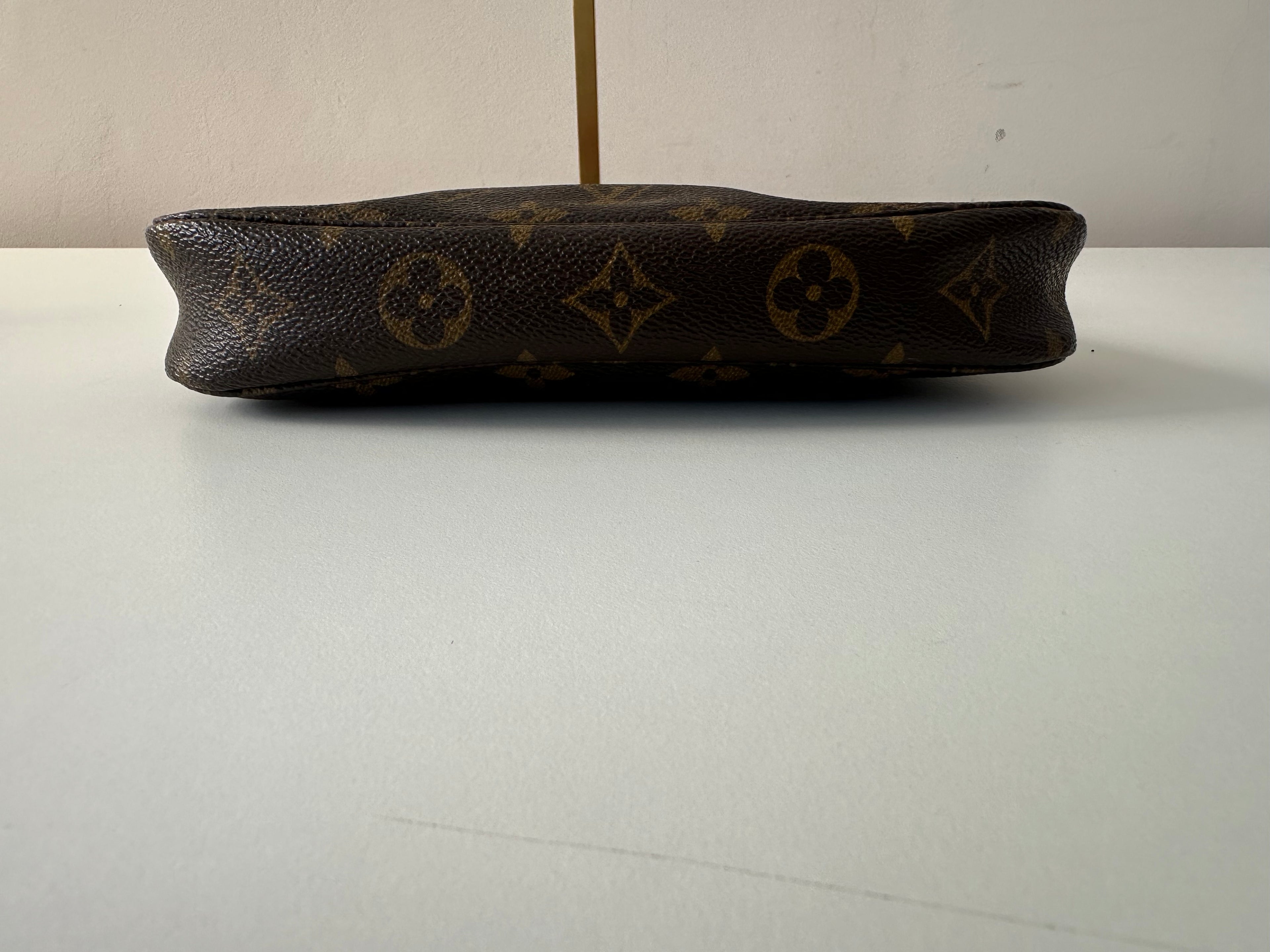 Louis Vuitton Pochette