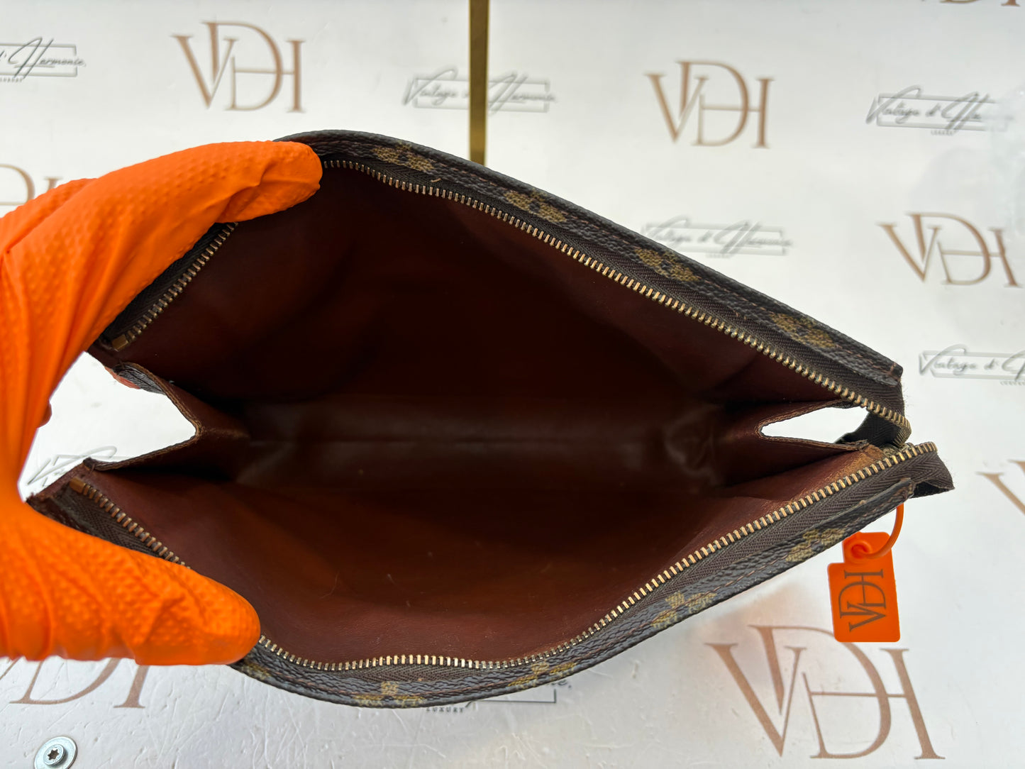 018178 - Louis Vuitton Toilette 26