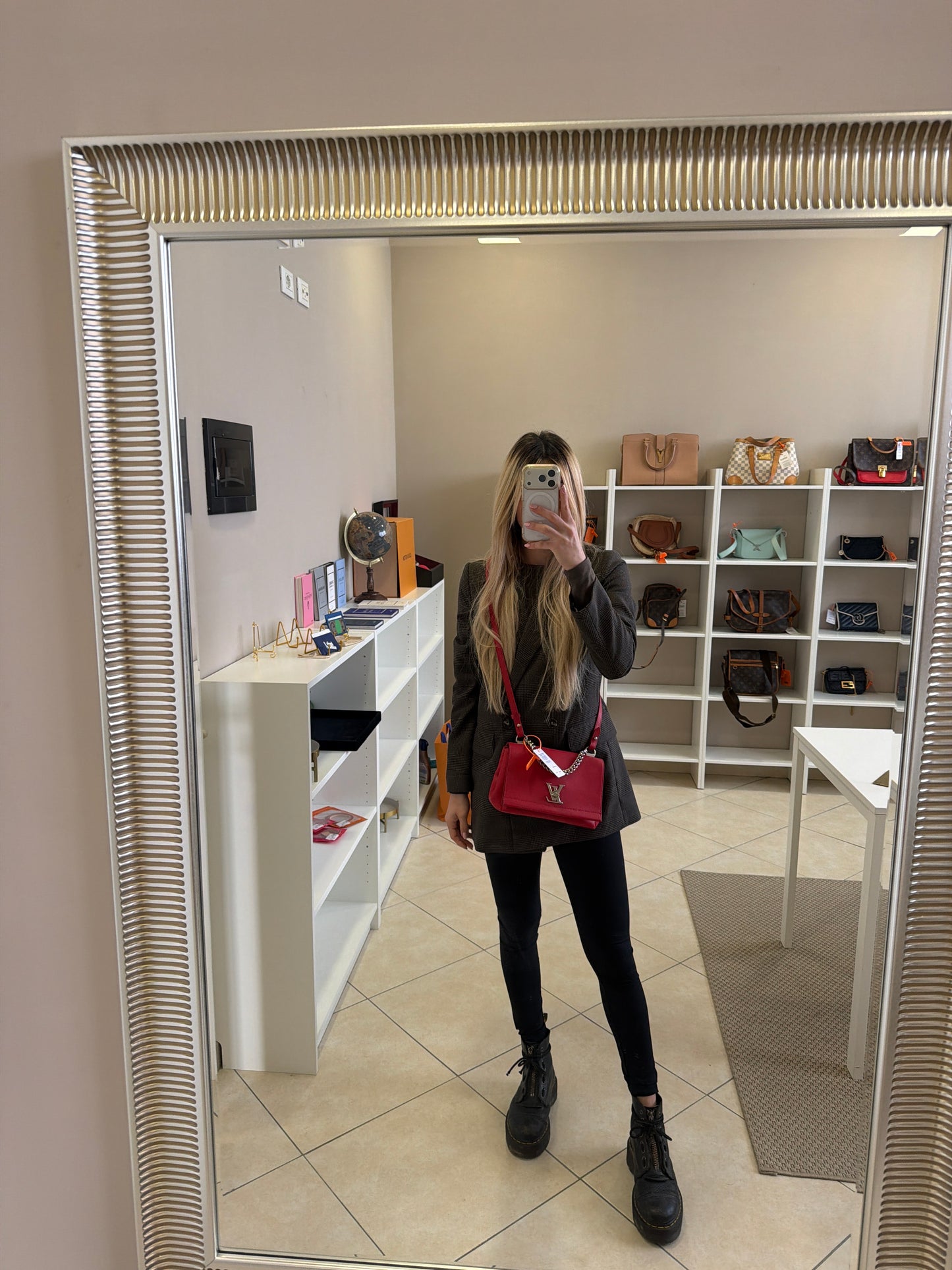 102440 - Louis Vuitton Lockme BB