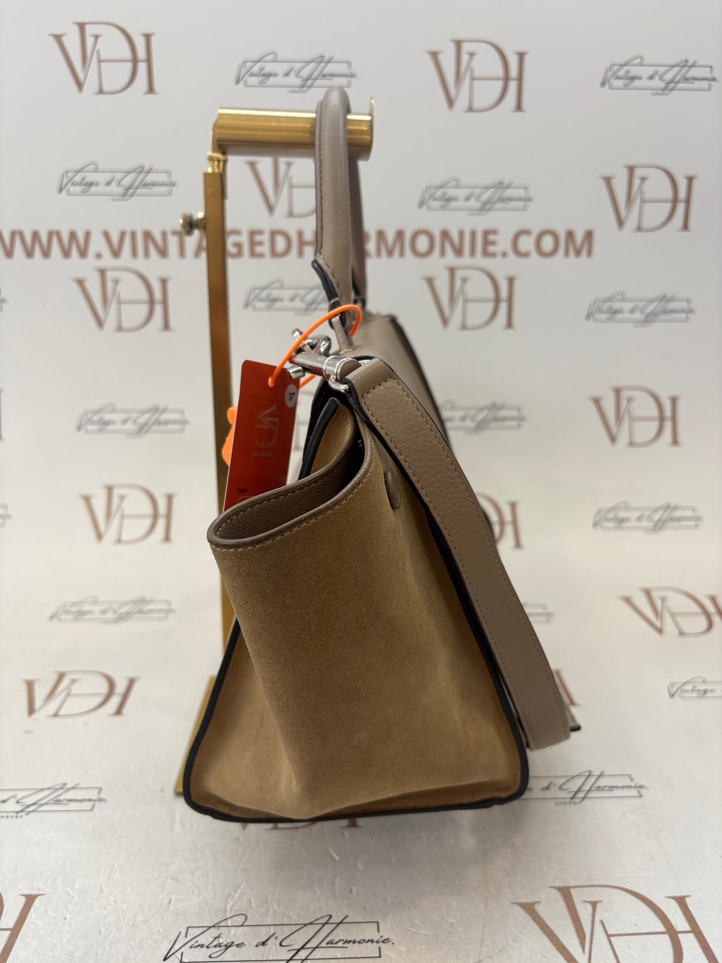 384131 - Céline Trapeze