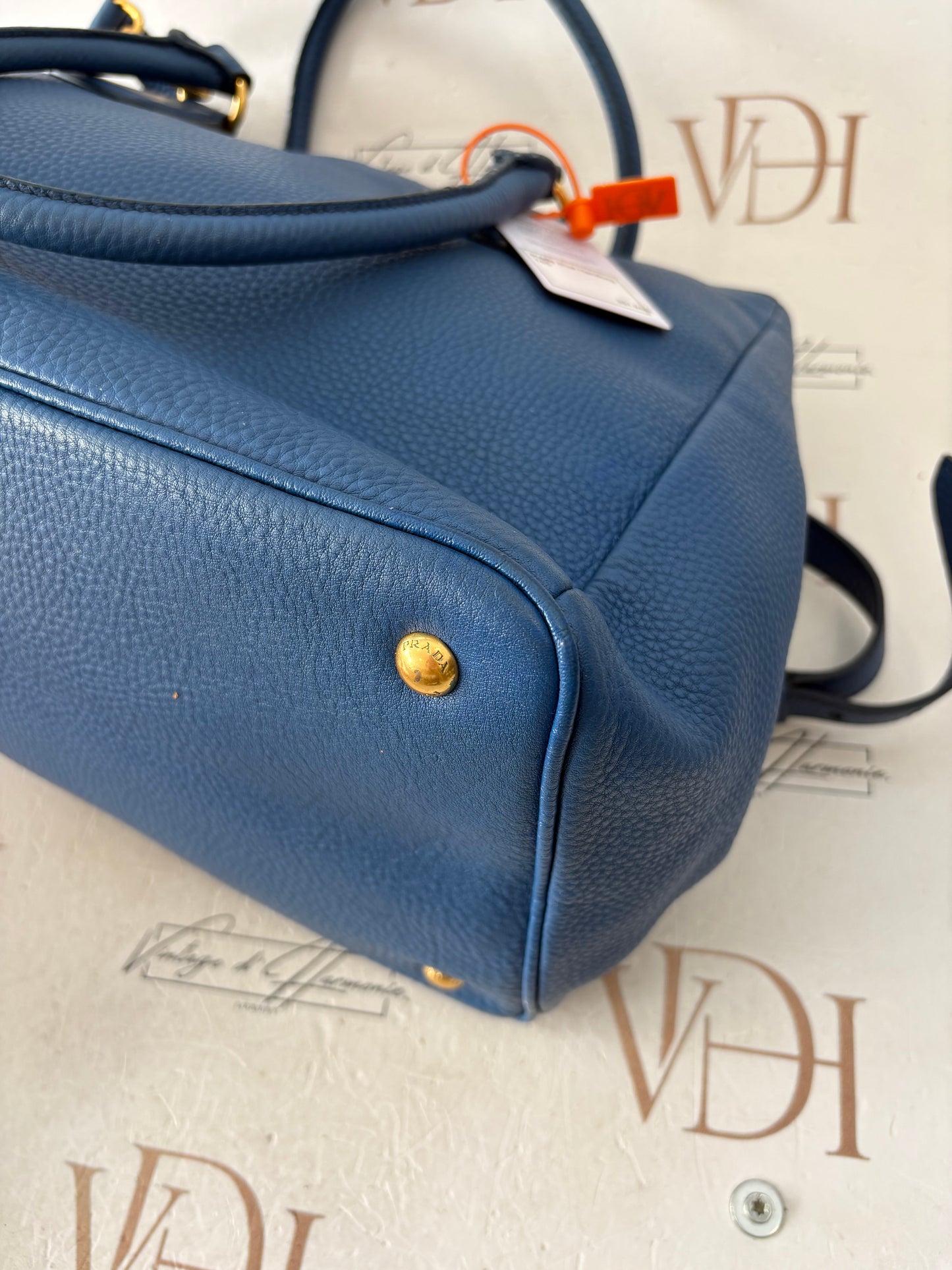 018353 - Prada Blue