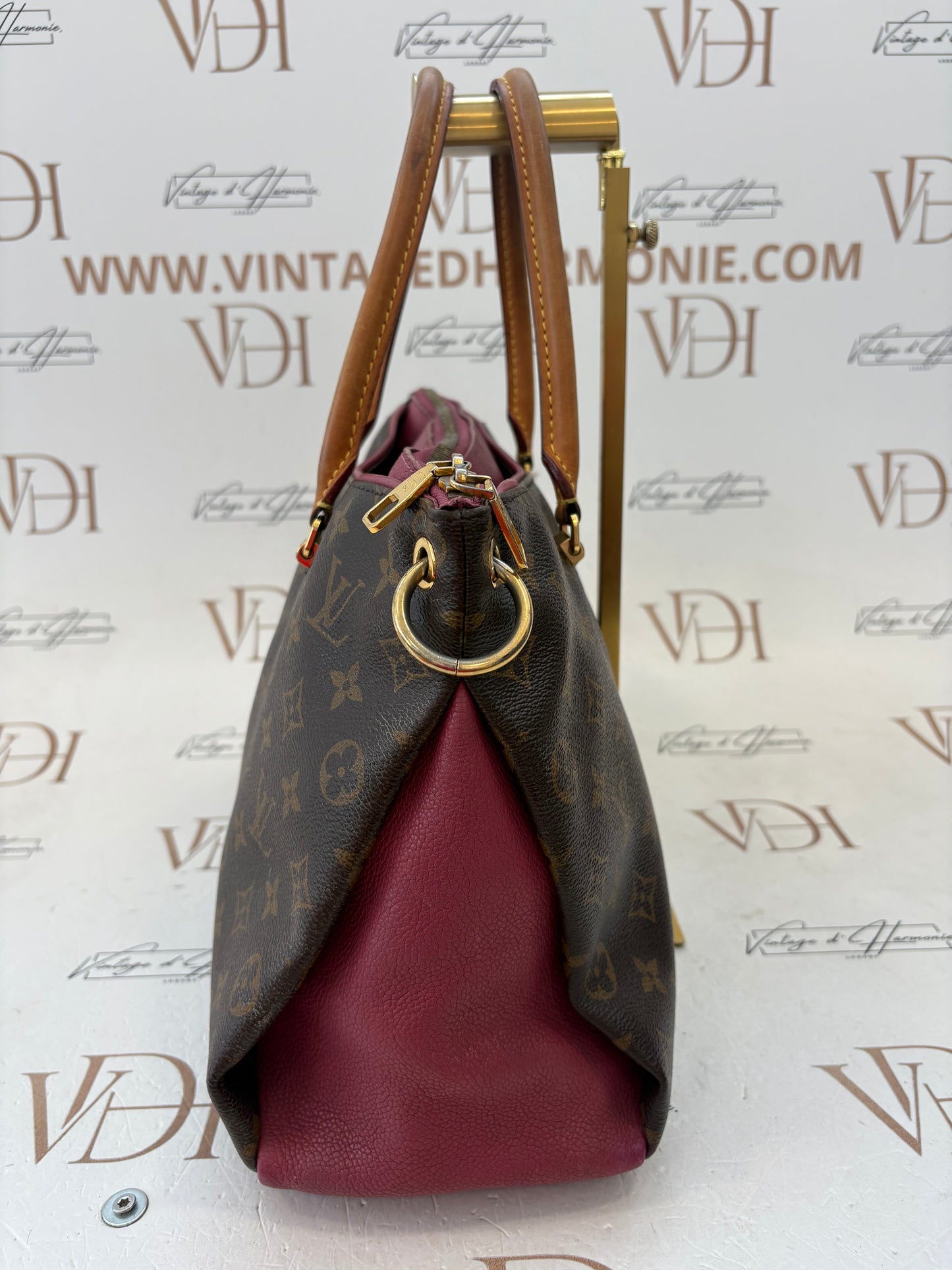 382993 - Louis Vuitton Pallas