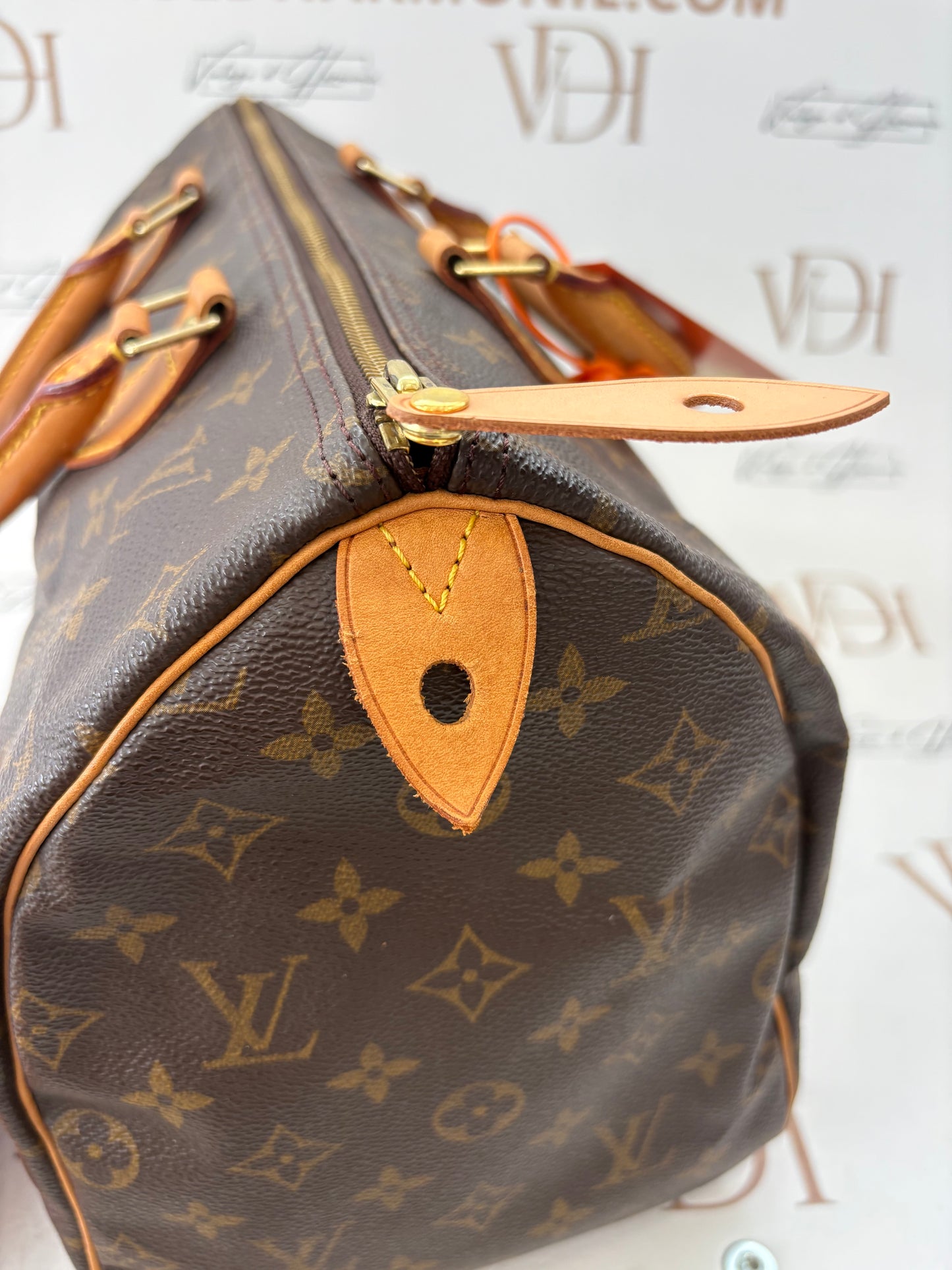 018787 - Louis Vuitton Speedy 35