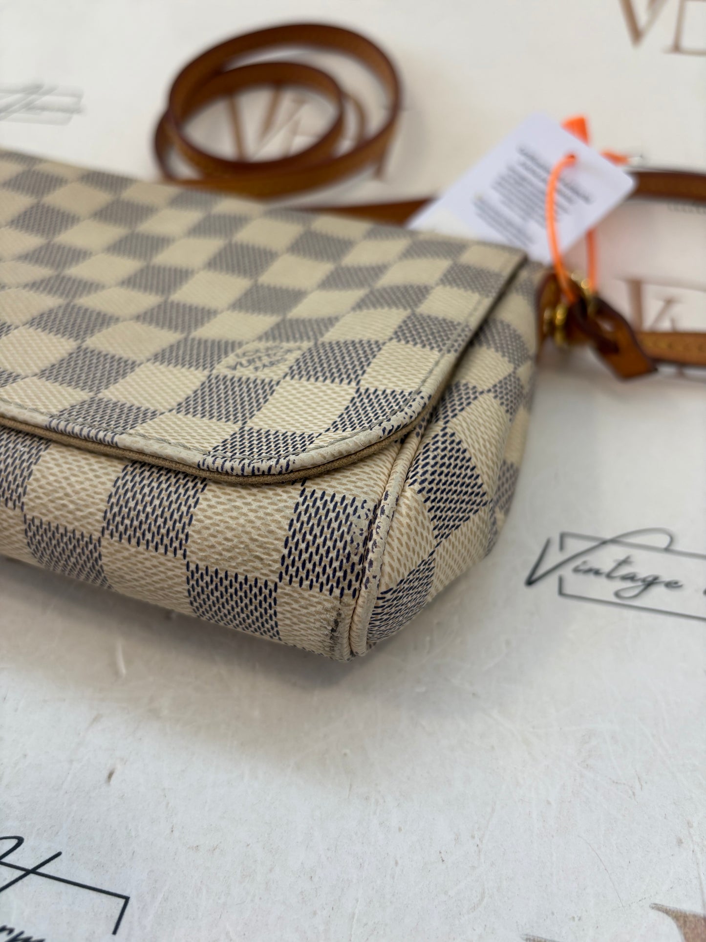 382891 - Louis Vuitton Favorite