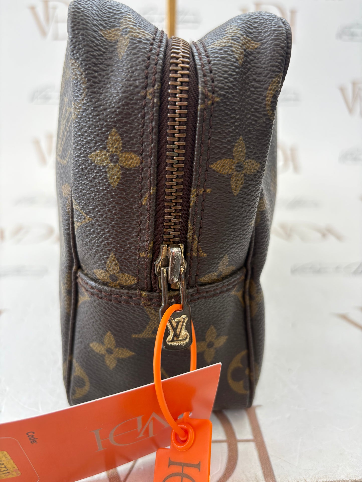 018731 - Louis Vuitton Trousse Toilette 28