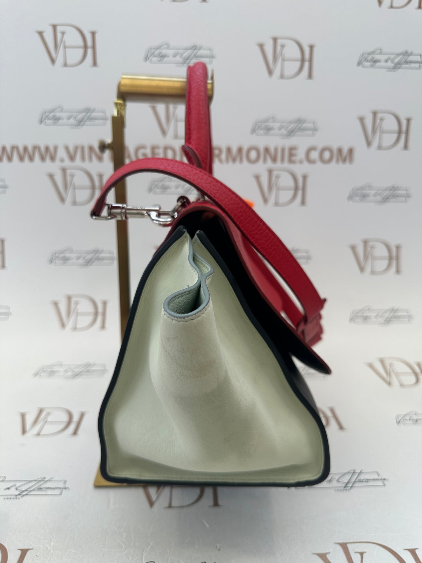 382305 - Celine Trapeze