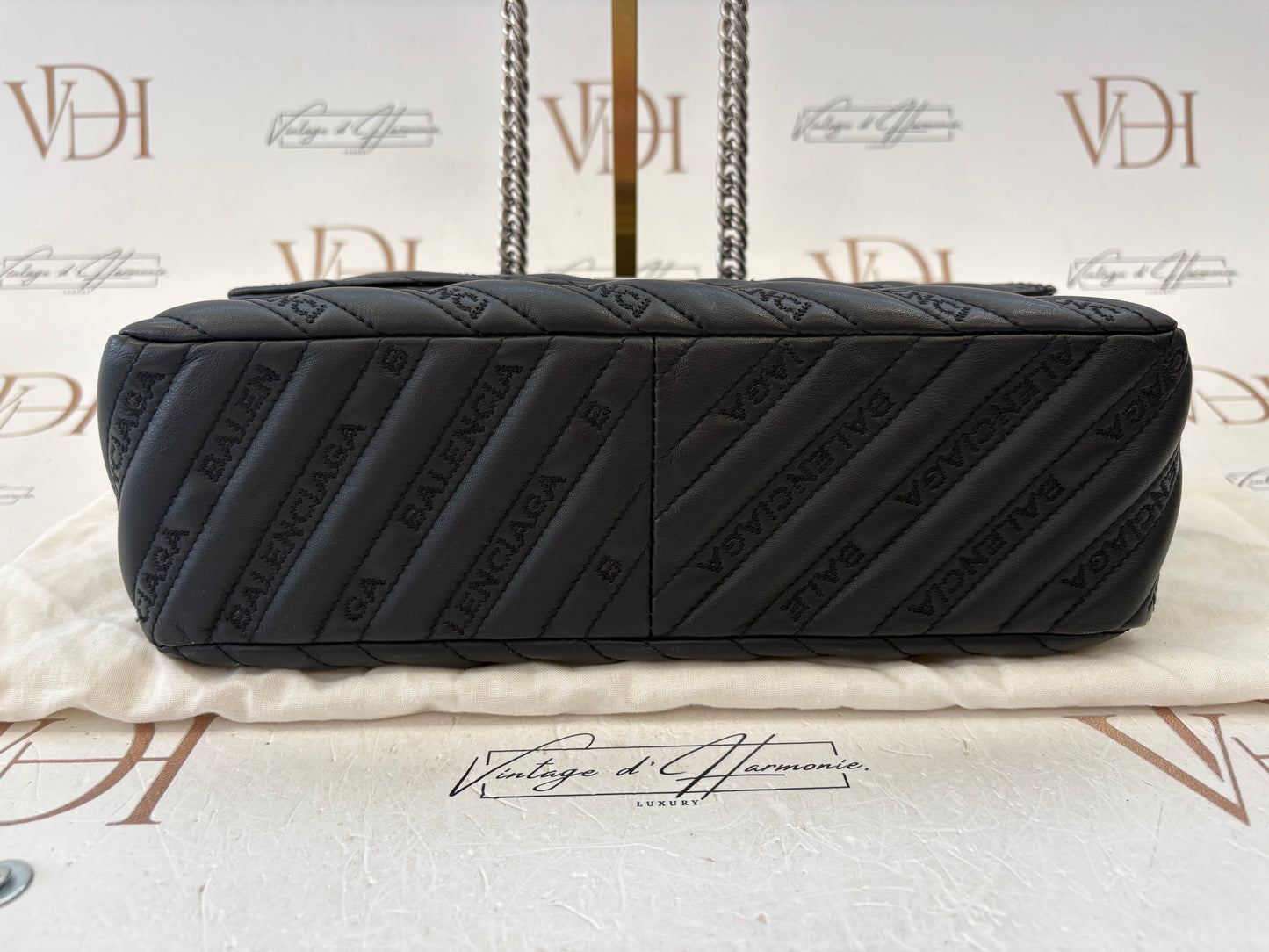 018562 - Balenciaga Black BB Round Chain