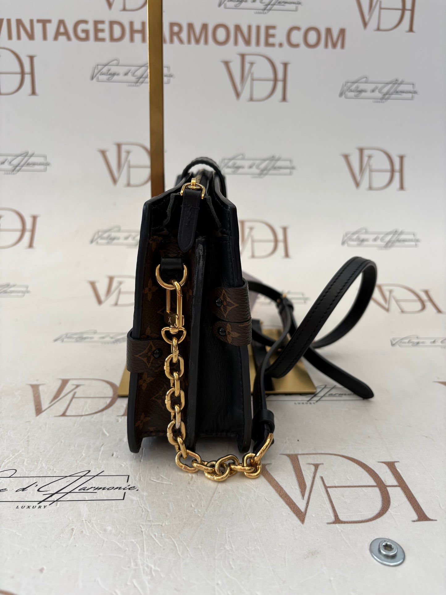 383978 - Louis Vuitton Trunk Clutch