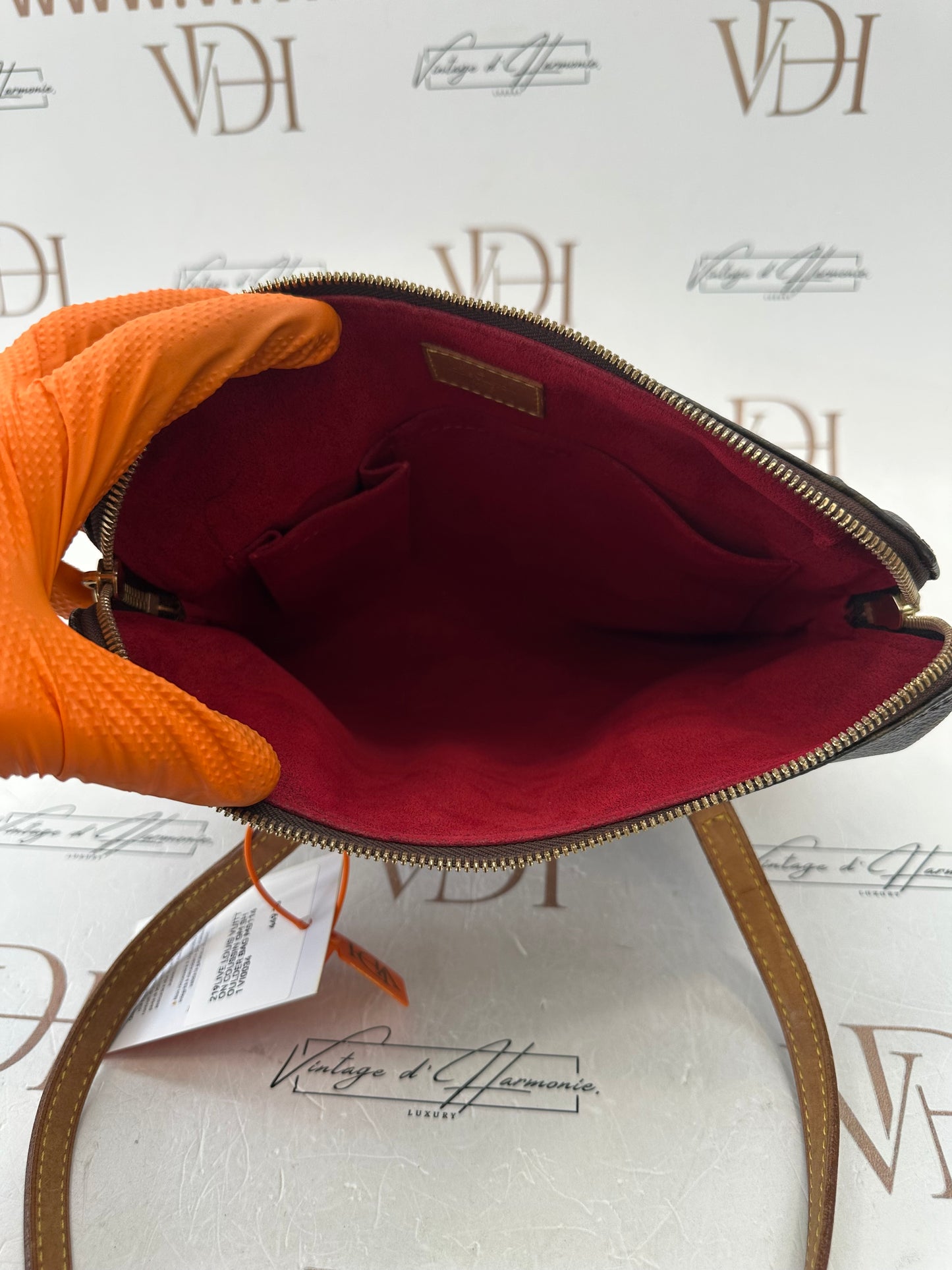 016920 - Louis Vuitton Coussin GM
