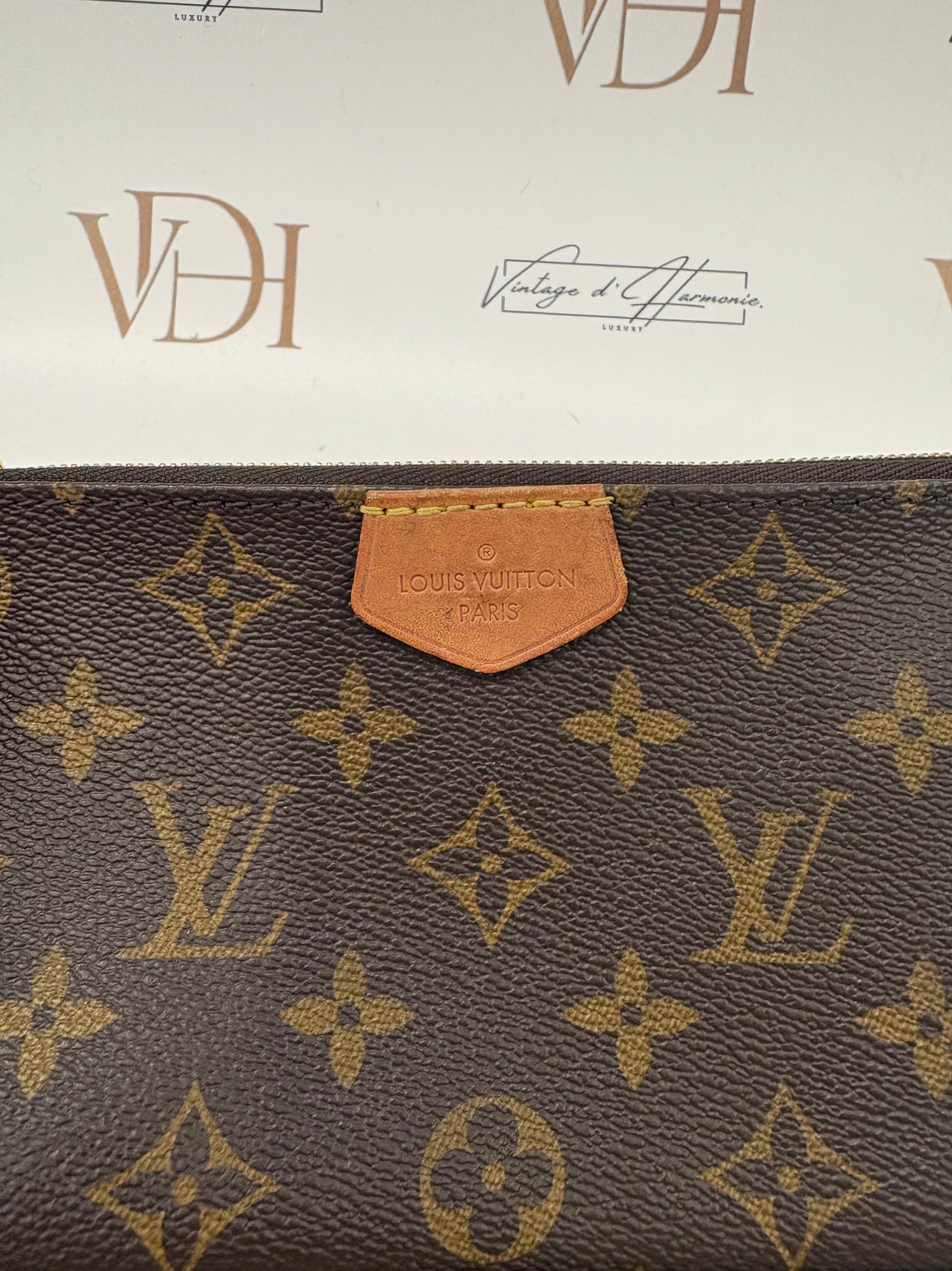 383332- Louis Vuitton Multi Pochette