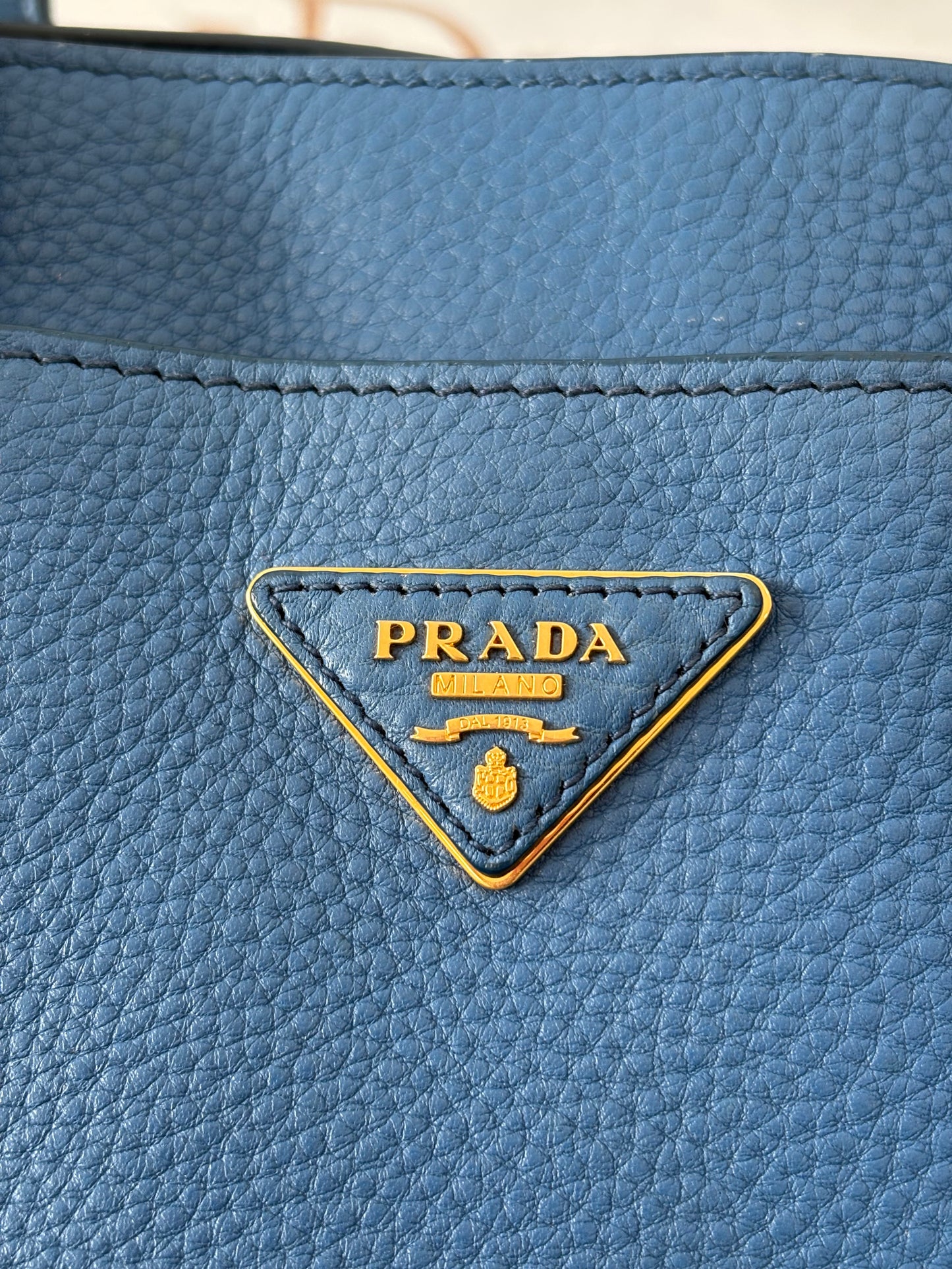 018353 - Prada Blue