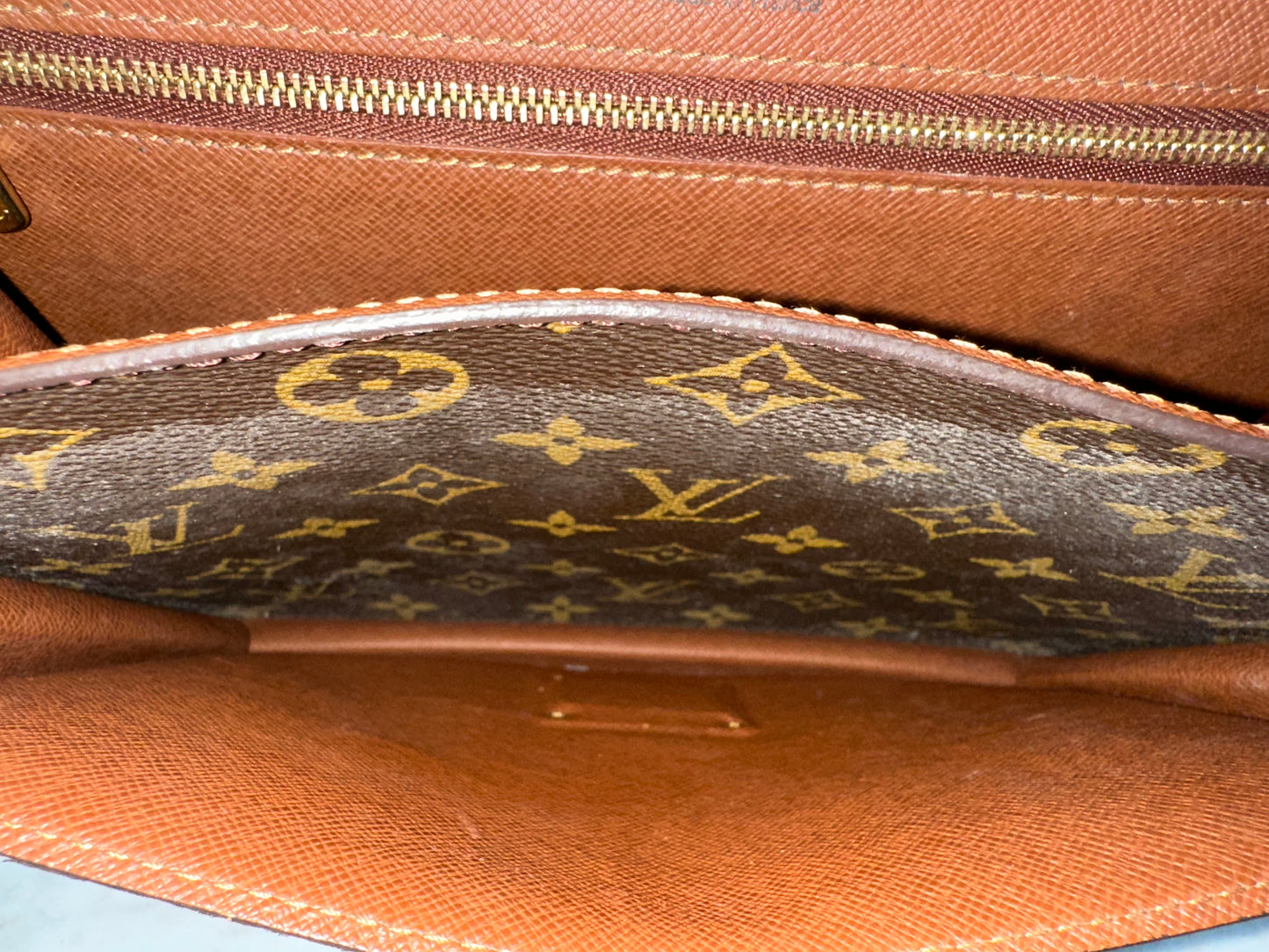 Louis Vuitton Monceau 28