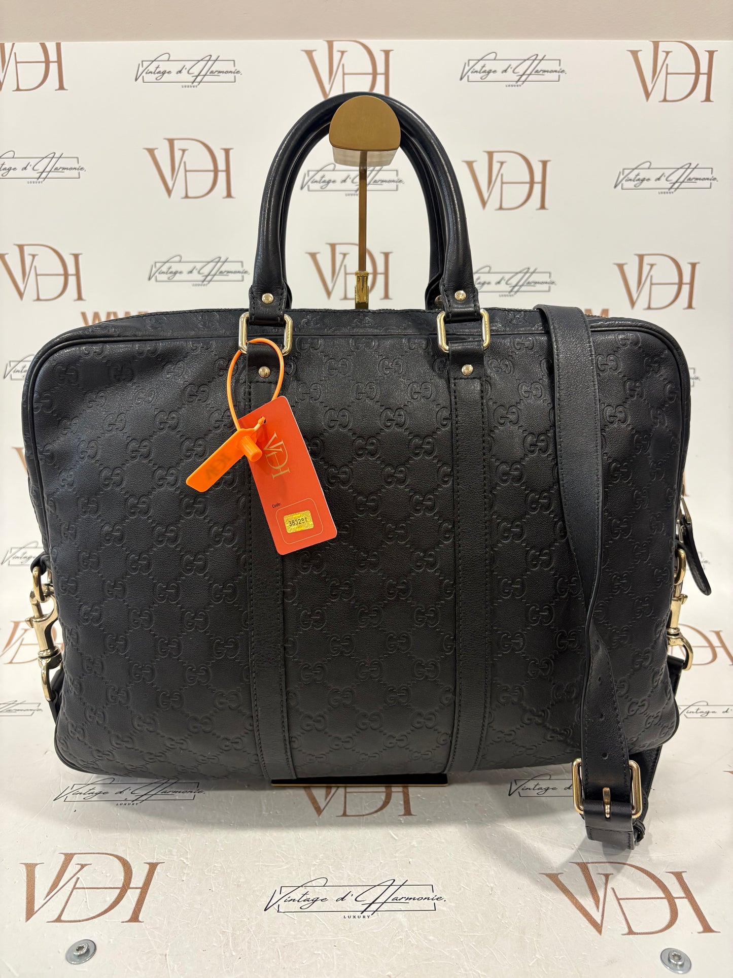 383284 - Gucci Messenger