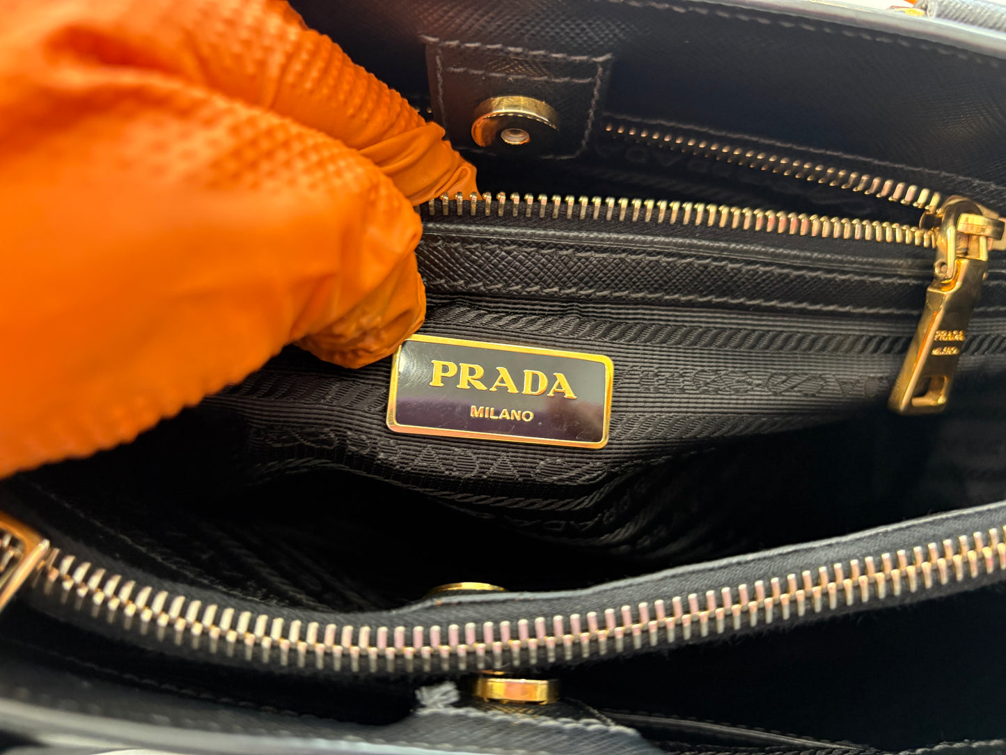 384303 - Prada Galleria Black