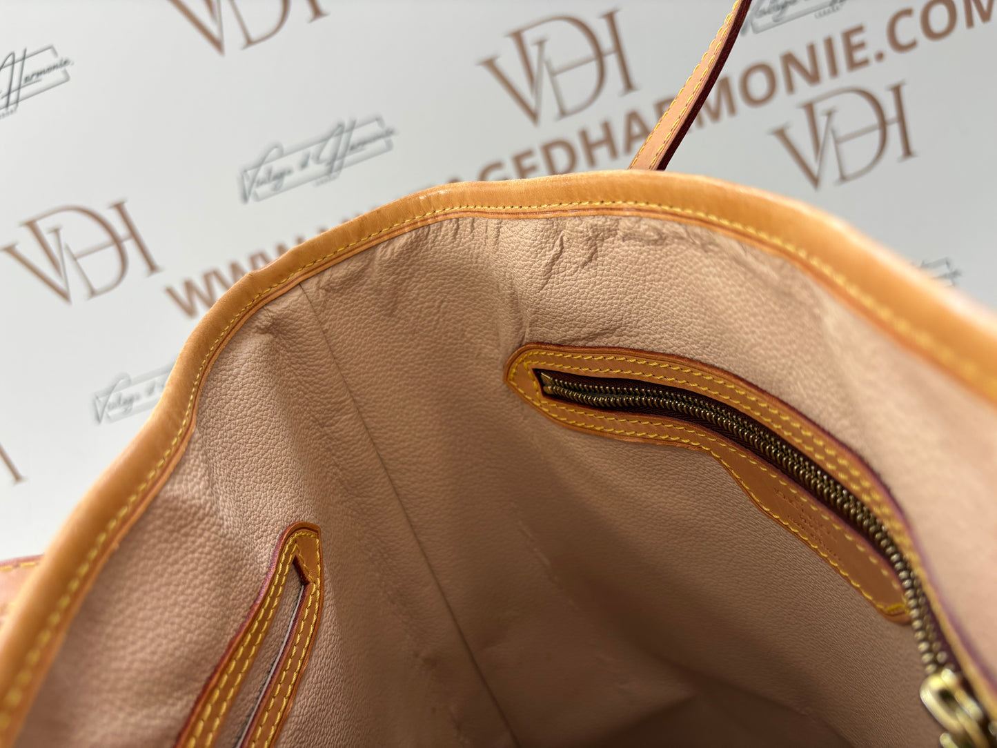 018790 - Louis Vuitton Bucket GM