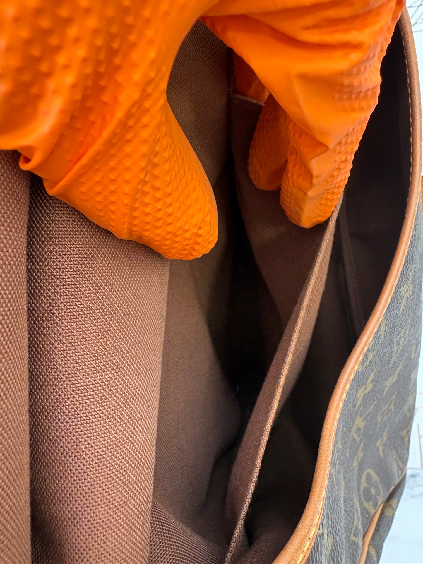 018765 - Louis Vuitton Saumur