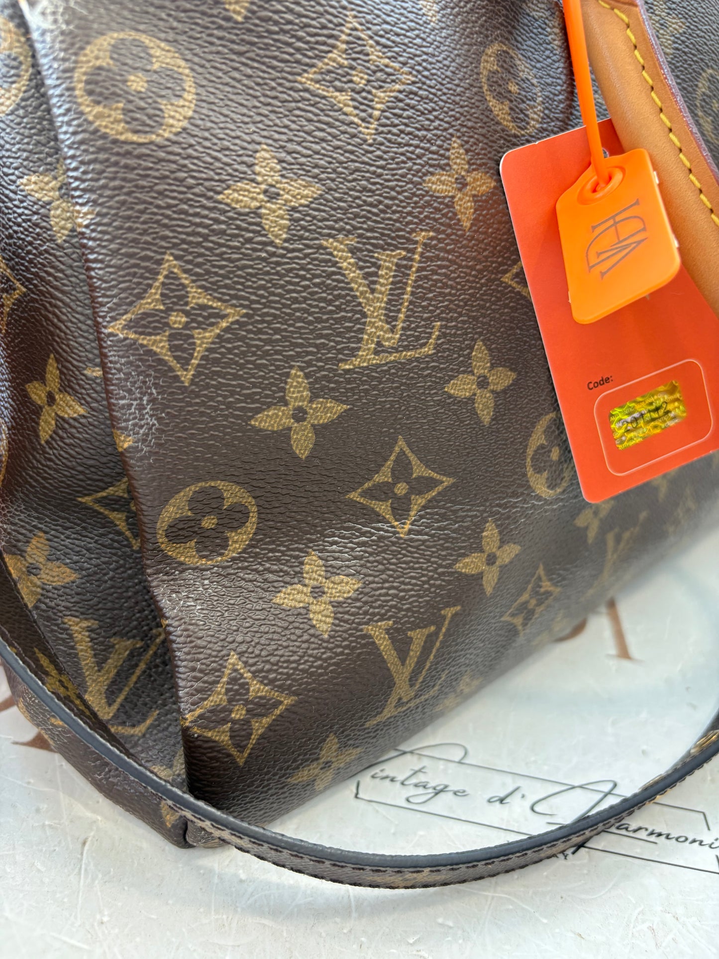 201112 - Louis Vuitton Pallas