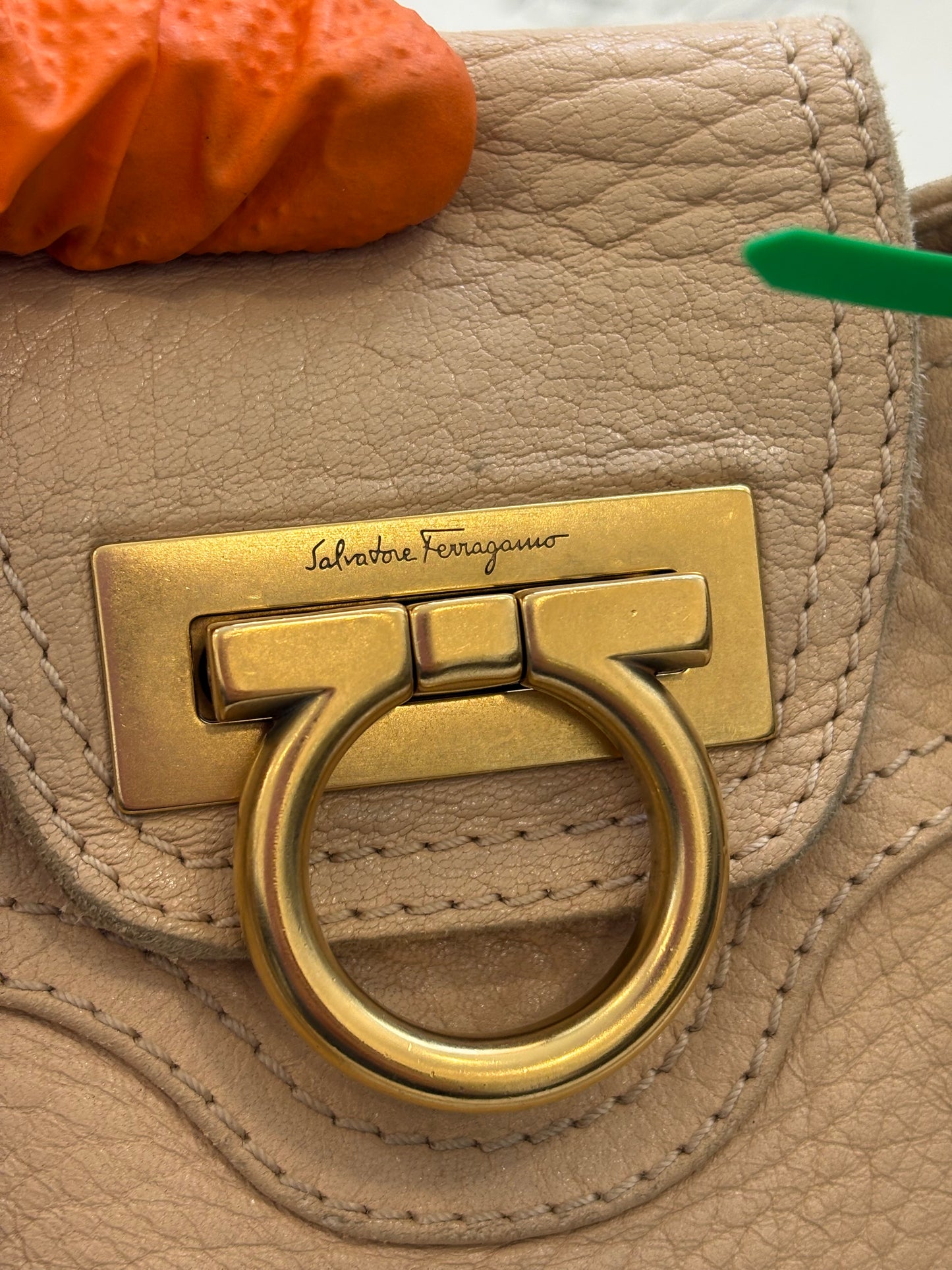 017241 - Salvatore Ferragamo Beige
