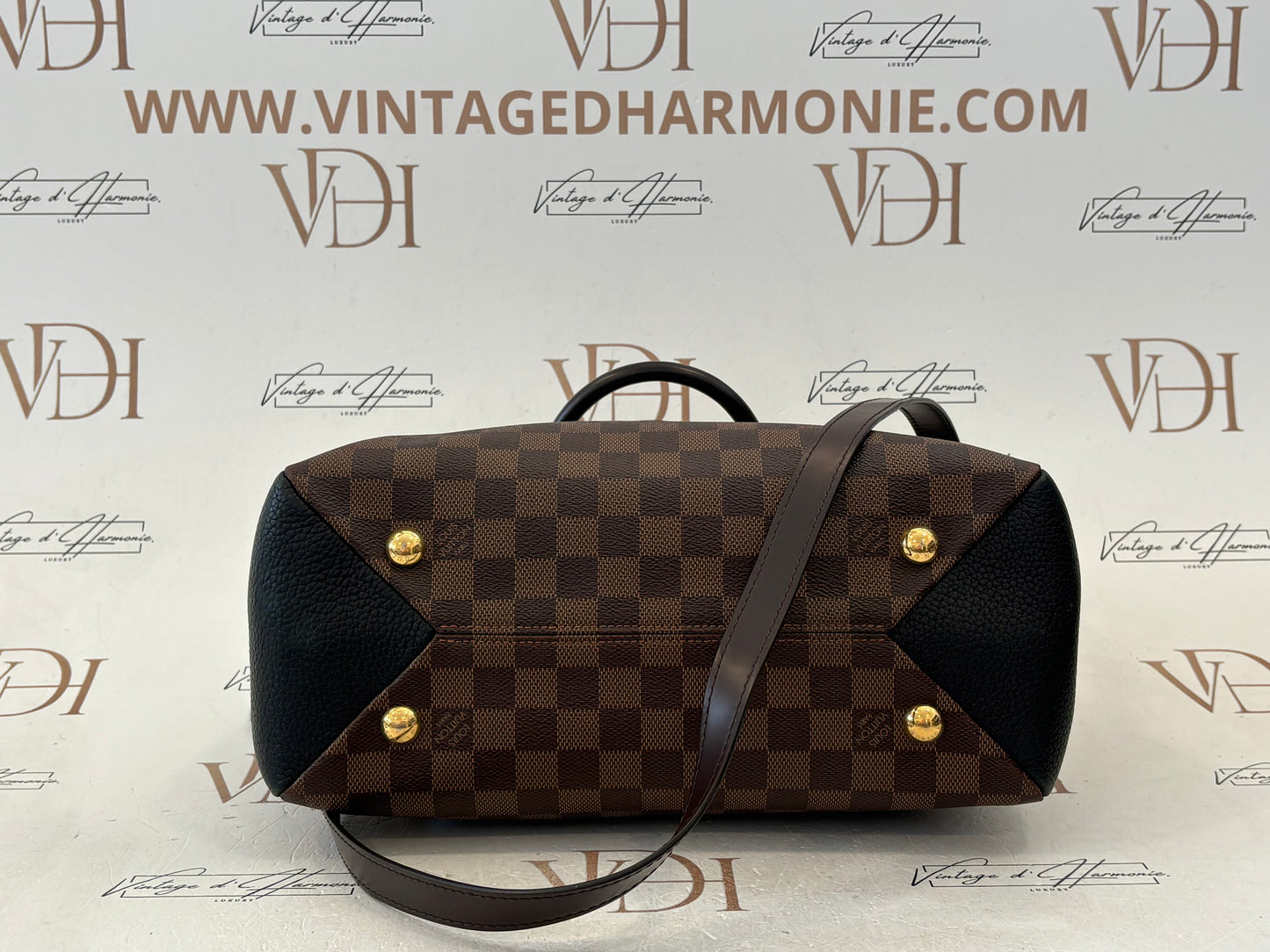 017111 - Louis Vuitton Brittany