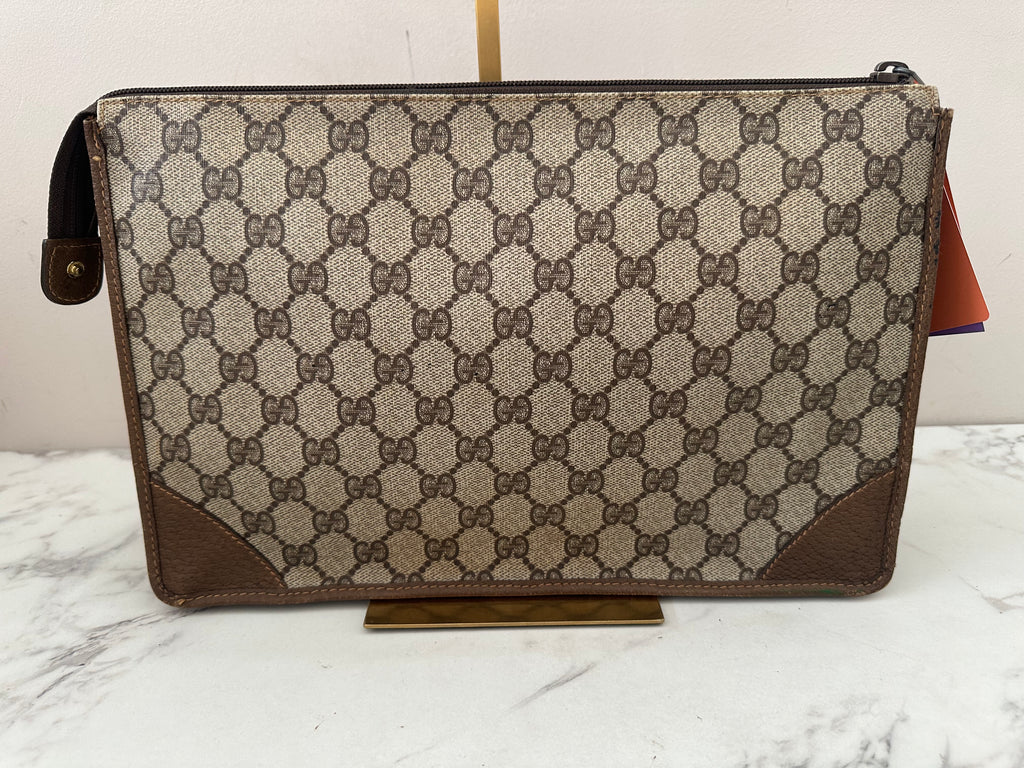 Gucci Pochette Supreme