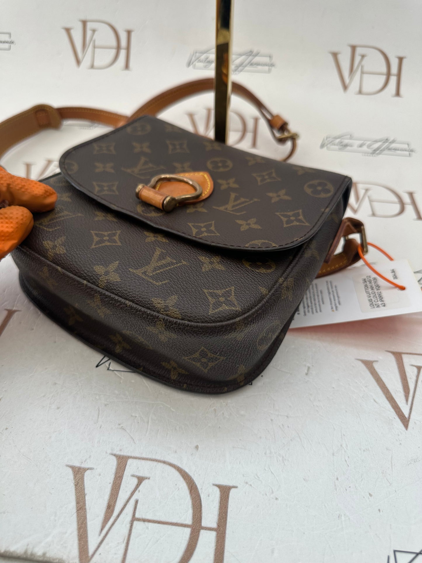 018075 - Louis Vuitton Saint Cloud MM