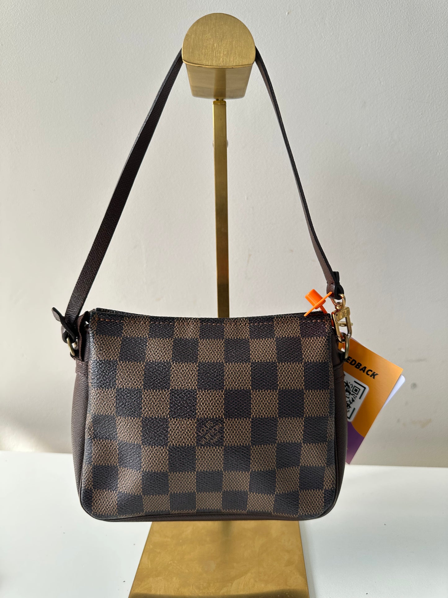 Louis Vuitton Pochette Damier