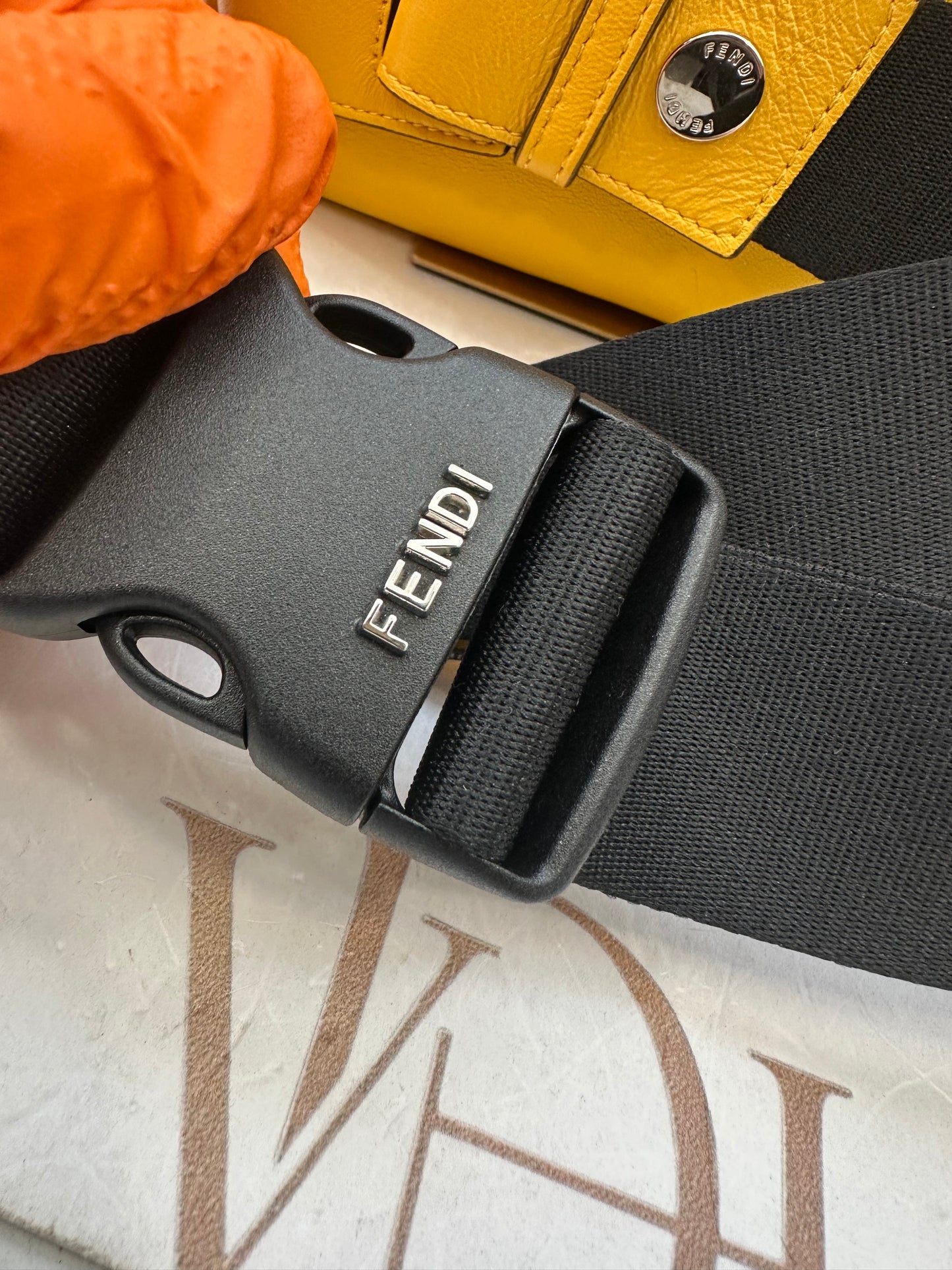 382667 - Fendi Baguette