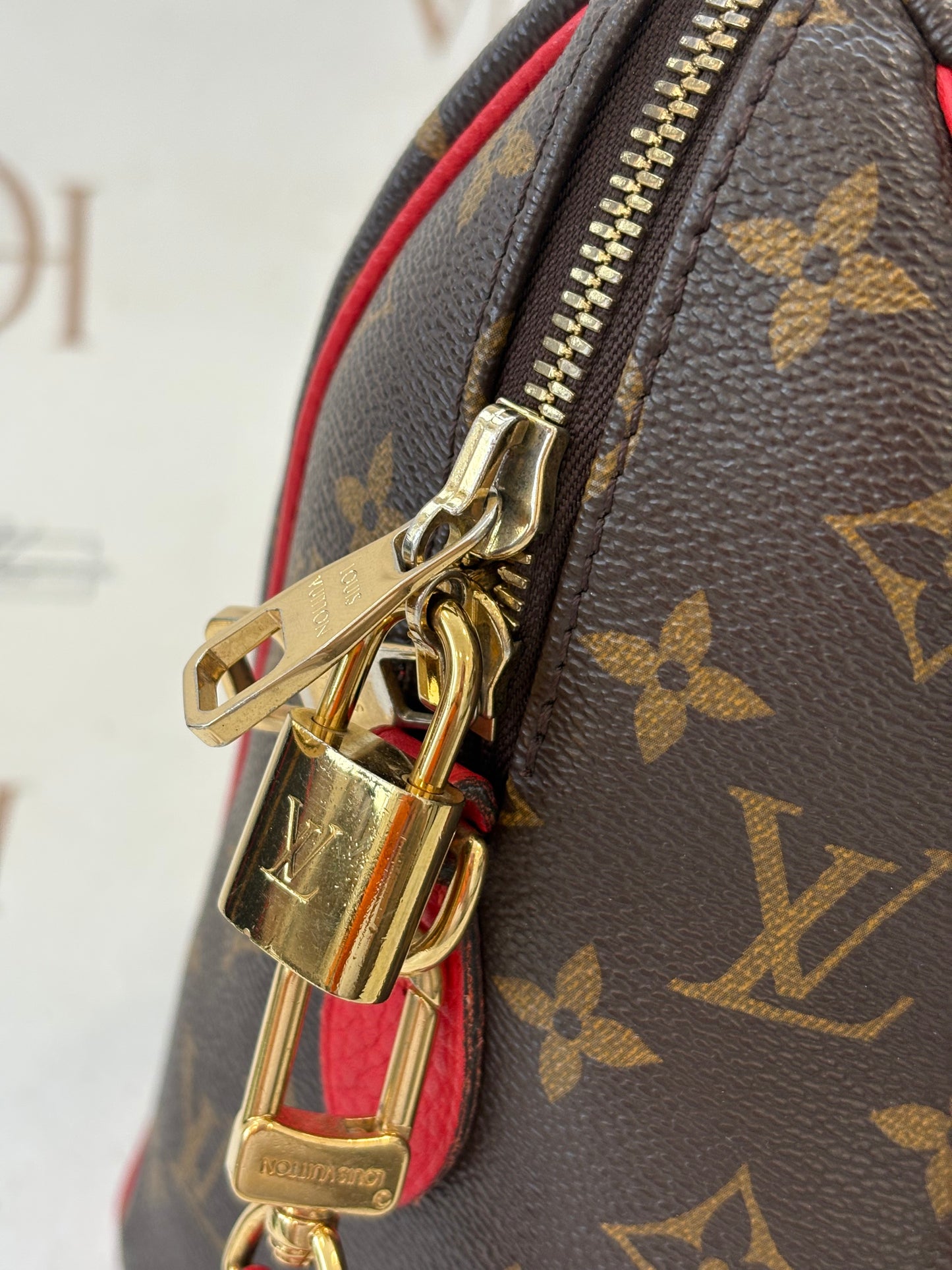 017201 - Louis Vuitton Retiro PM