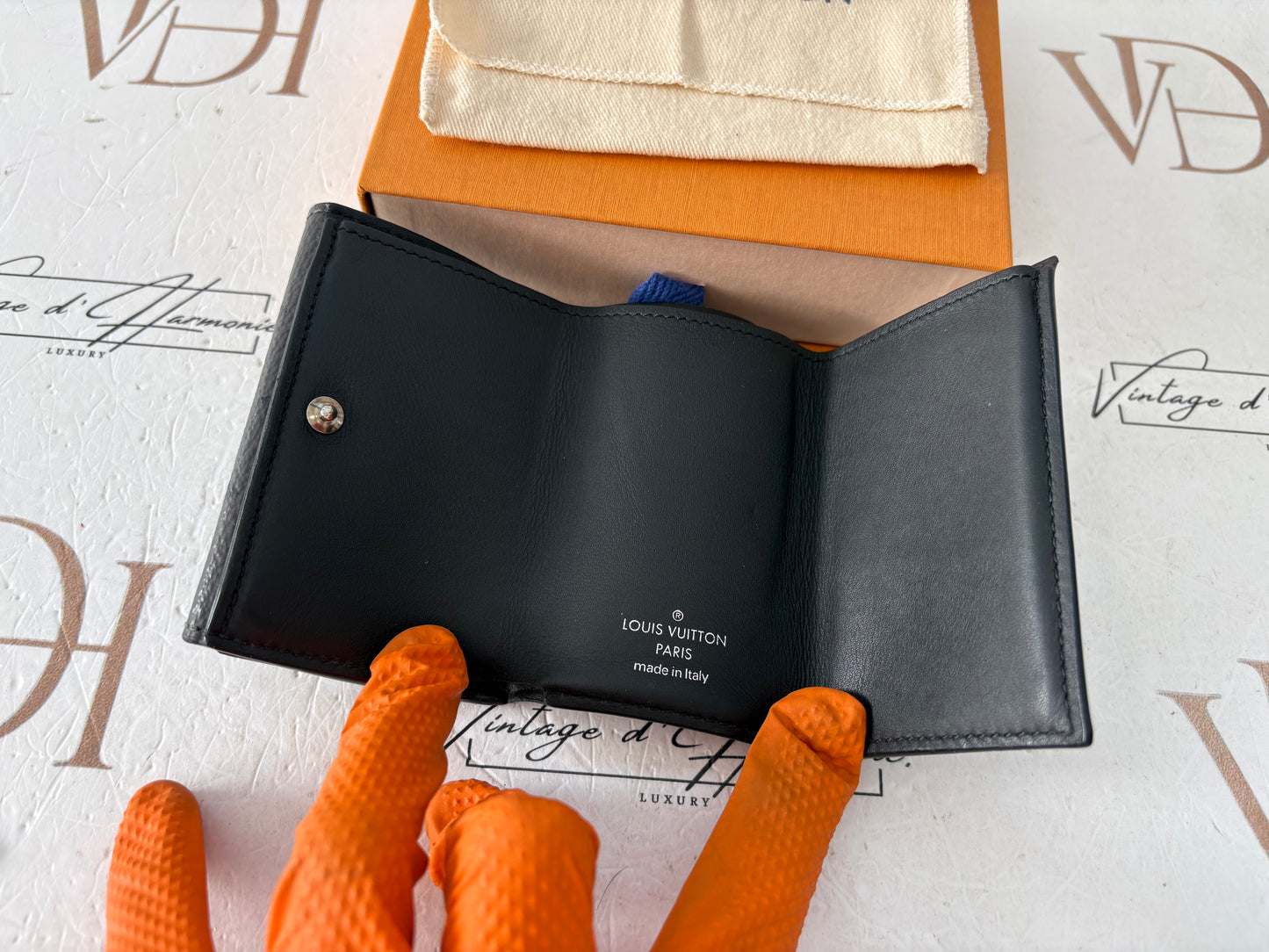 017004 - Louis Vuitton Wallet