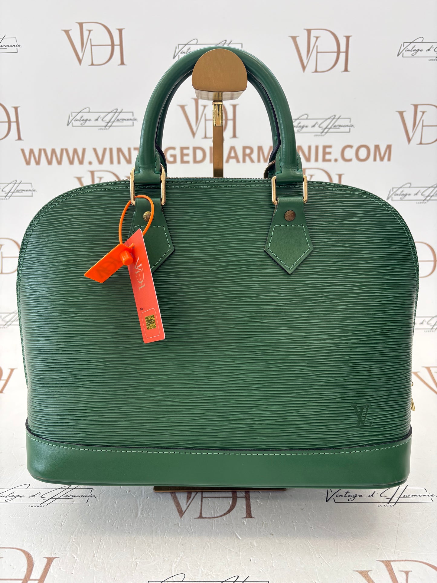 018575 - Louis Vuitton Green Epi Alma