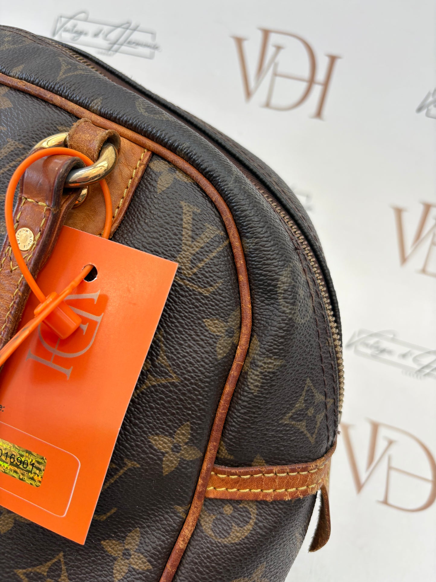 016901 - Louis Vuitton Montorgueil PM