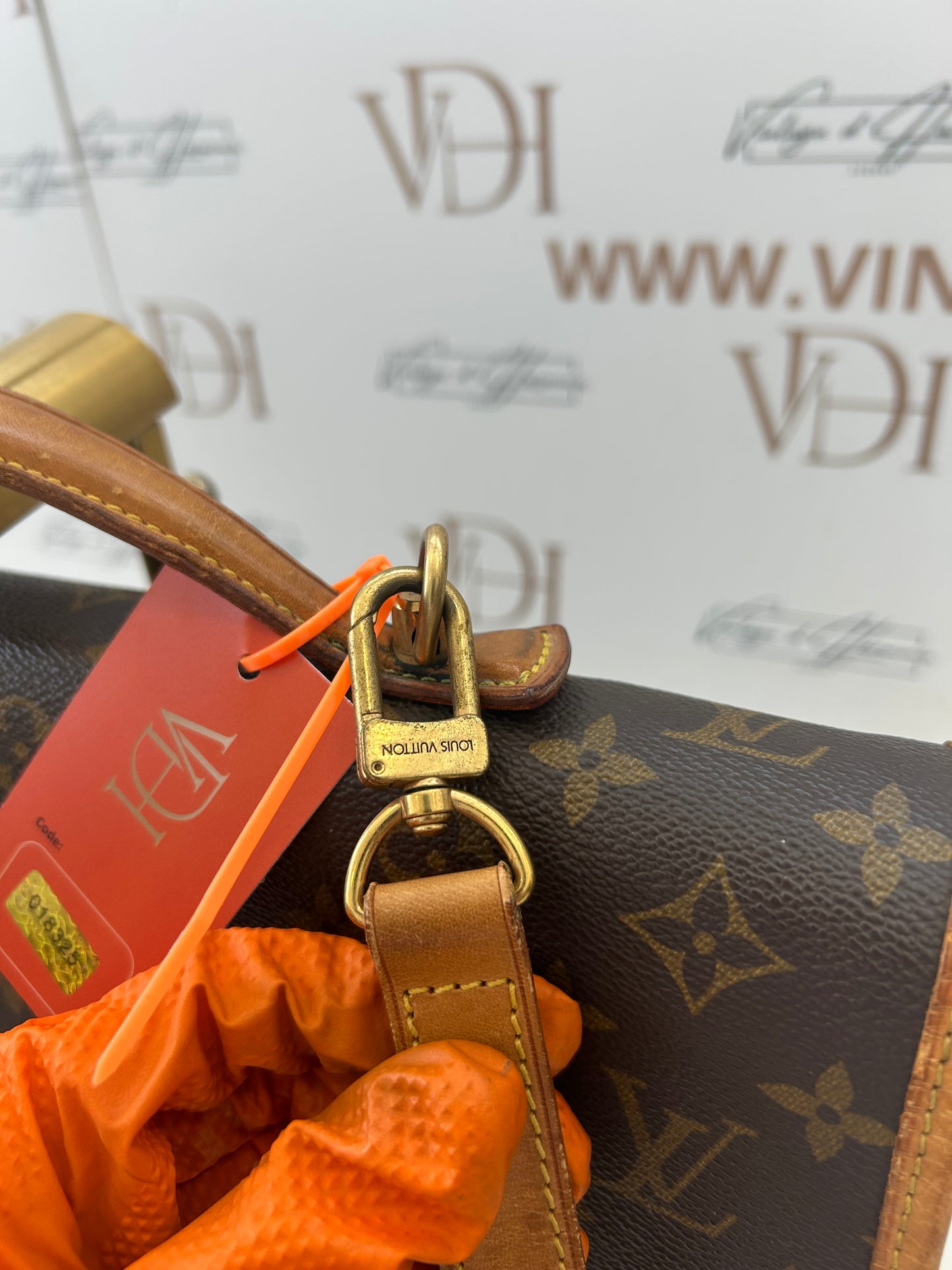 018325 - Louis Vuitton Beverly