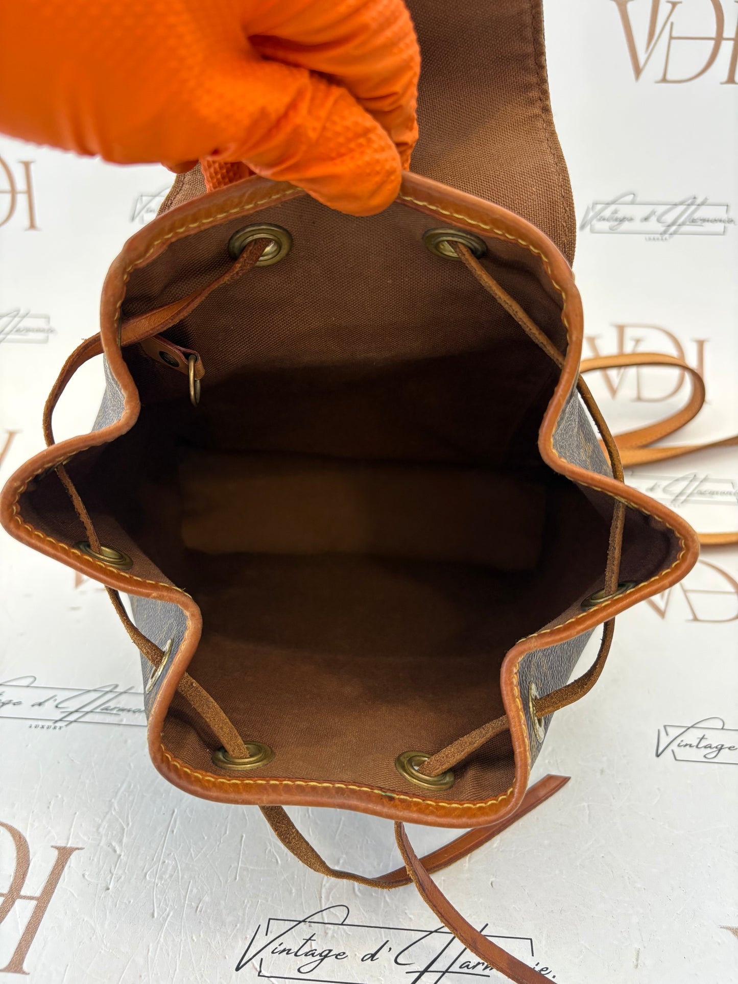 018858 - Louis Vuitton Mini Montsouris