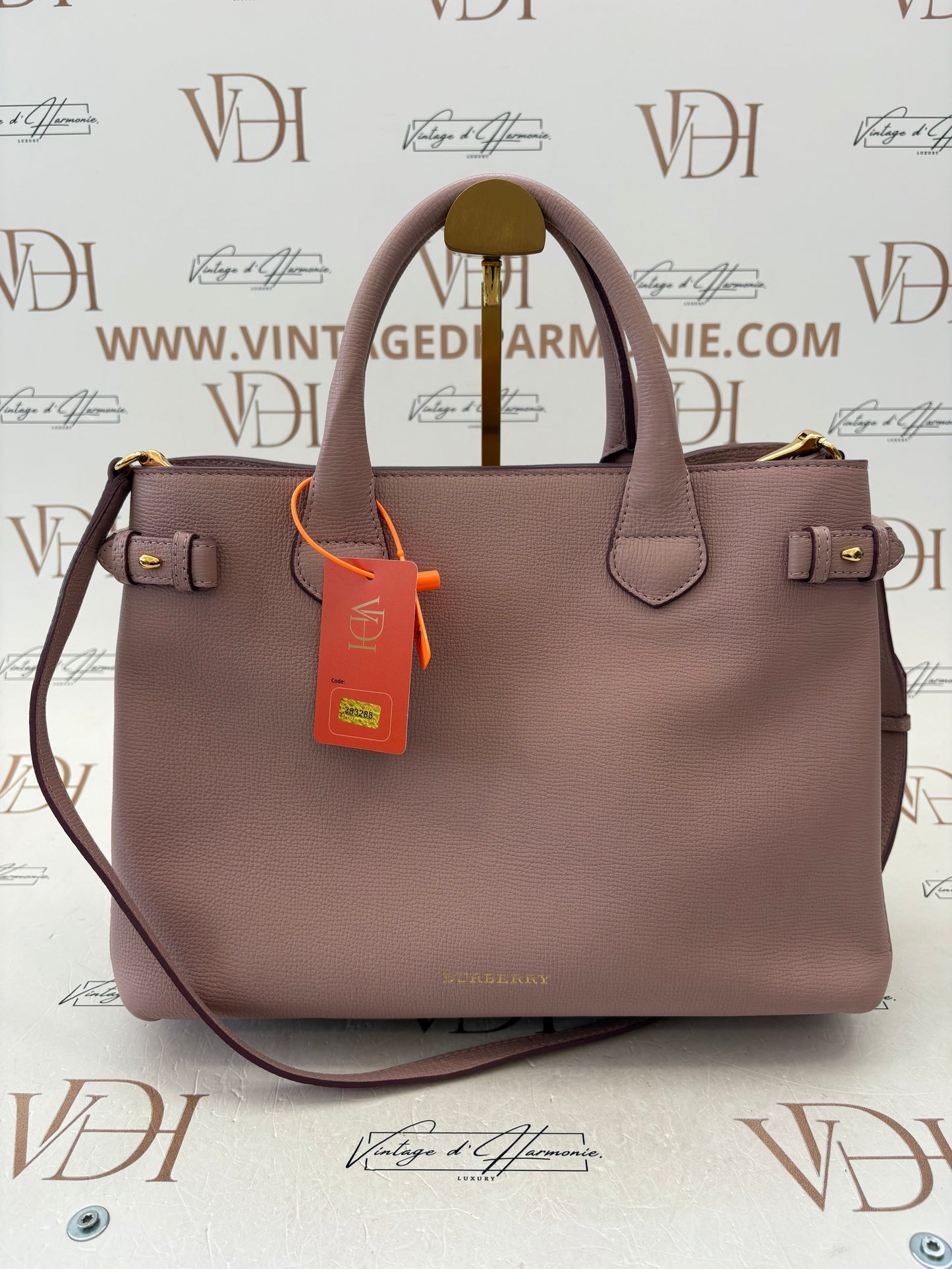 383288 - Burberry The Banner