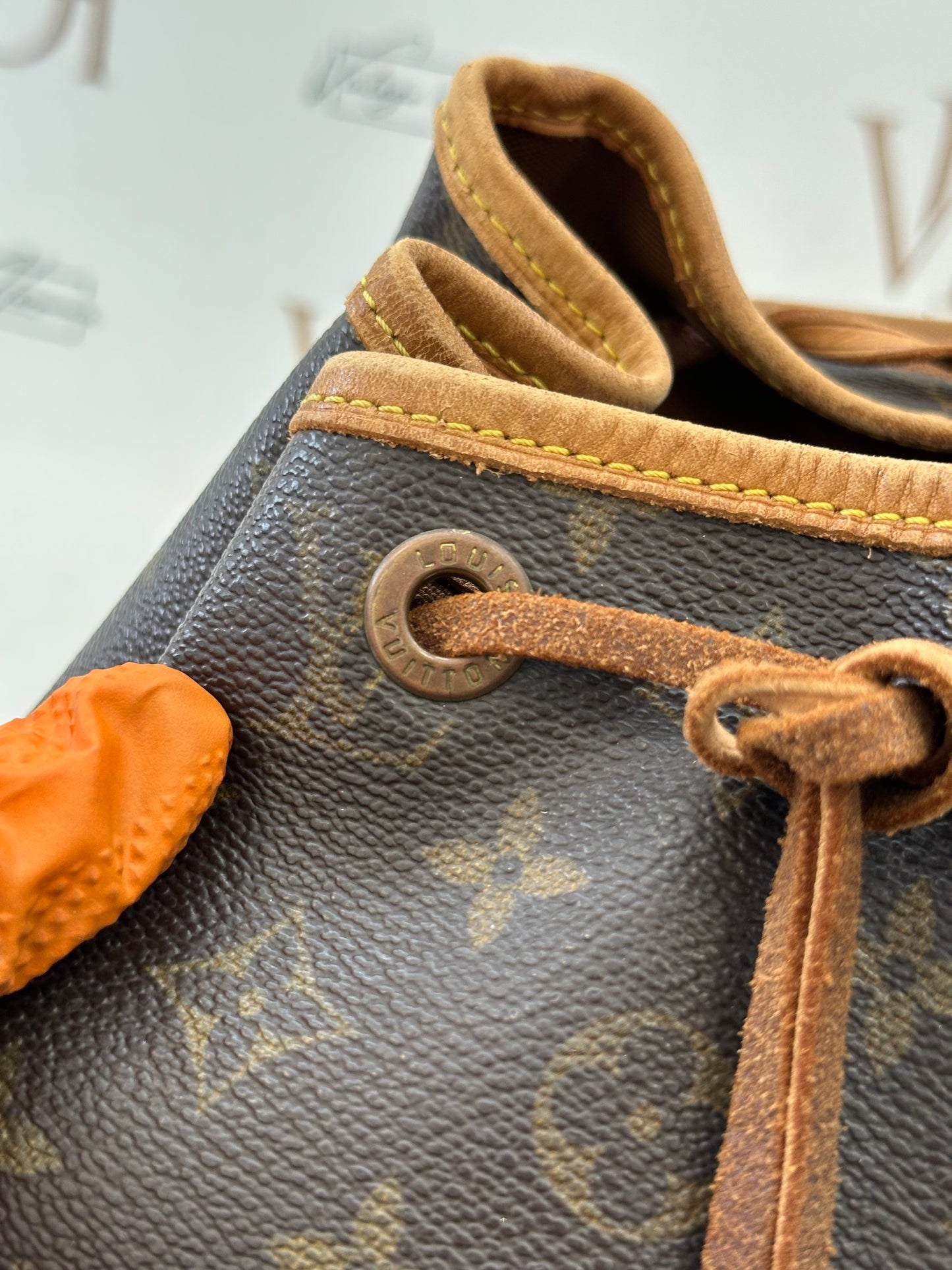 018721 - Louis Vuitton Montsouris MM
