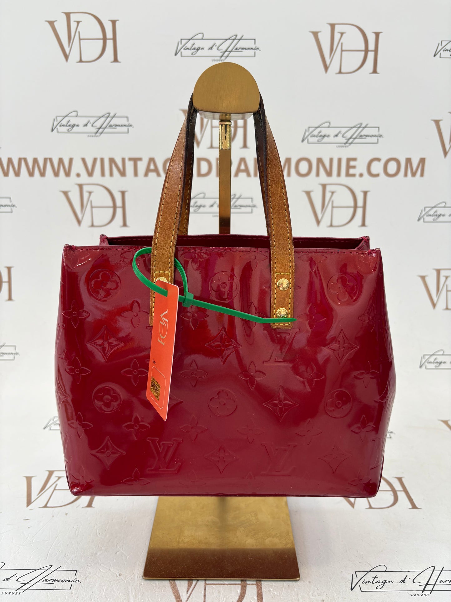 017229 - Louis Vuitton Vernis Reade PM