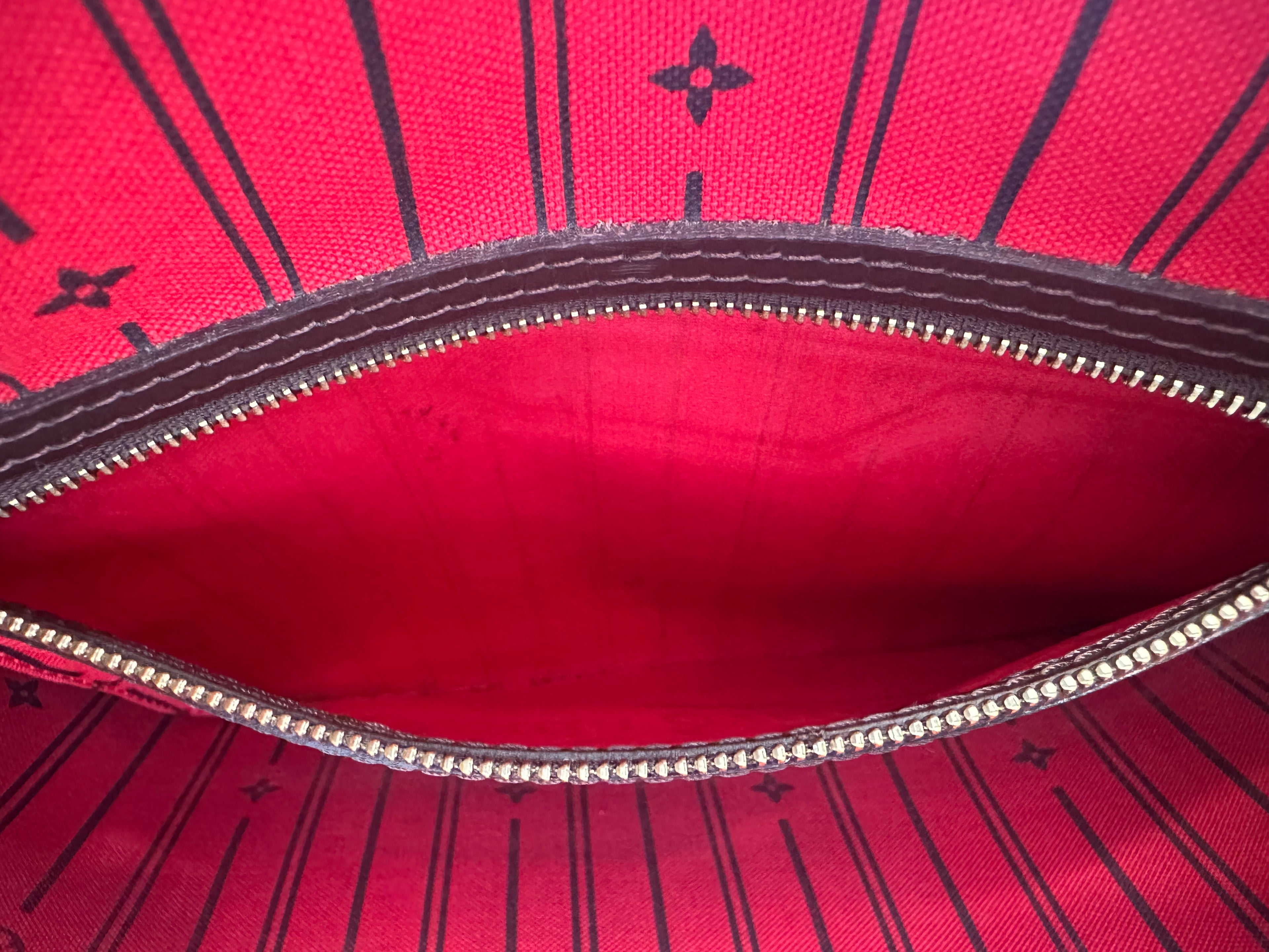 Louis Vuitton Damier Neverfull PM