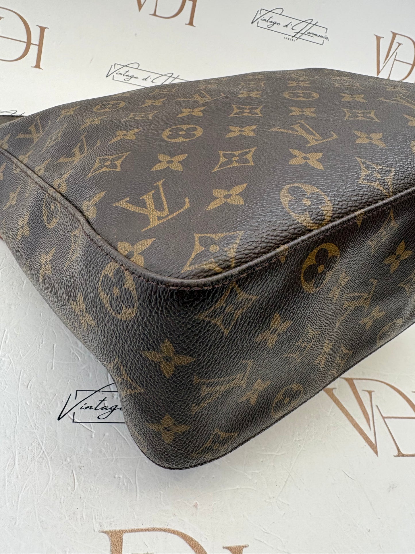 017684 - Louis Vuitton Looping GM