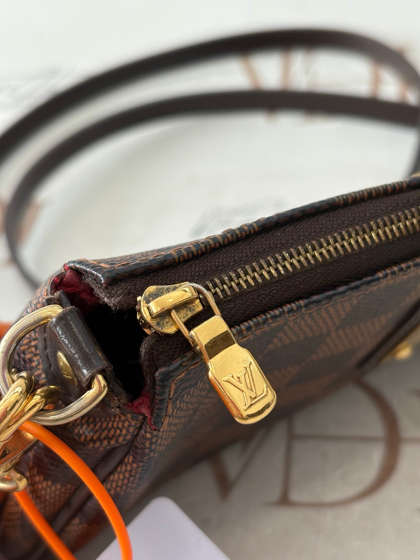 018410 - Louis Vuitton Eva