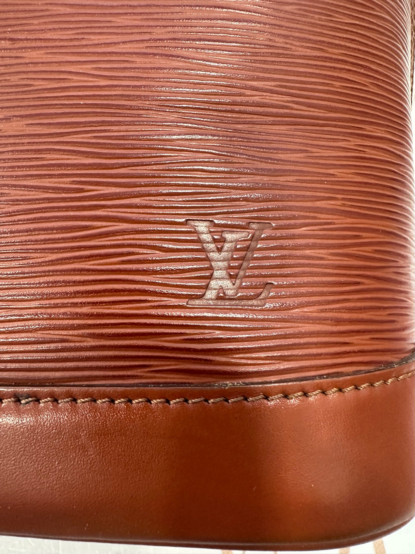 383166 - Louis Vuitton Alma