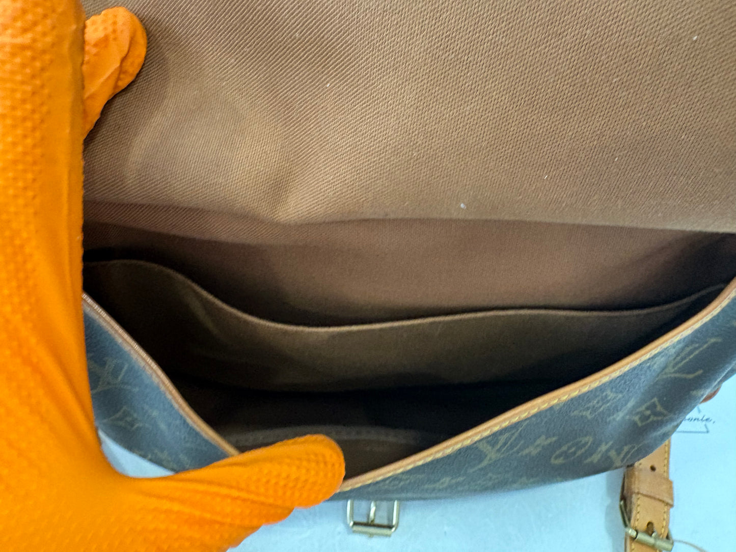 017643 - Louis Vuitton Saumur 30