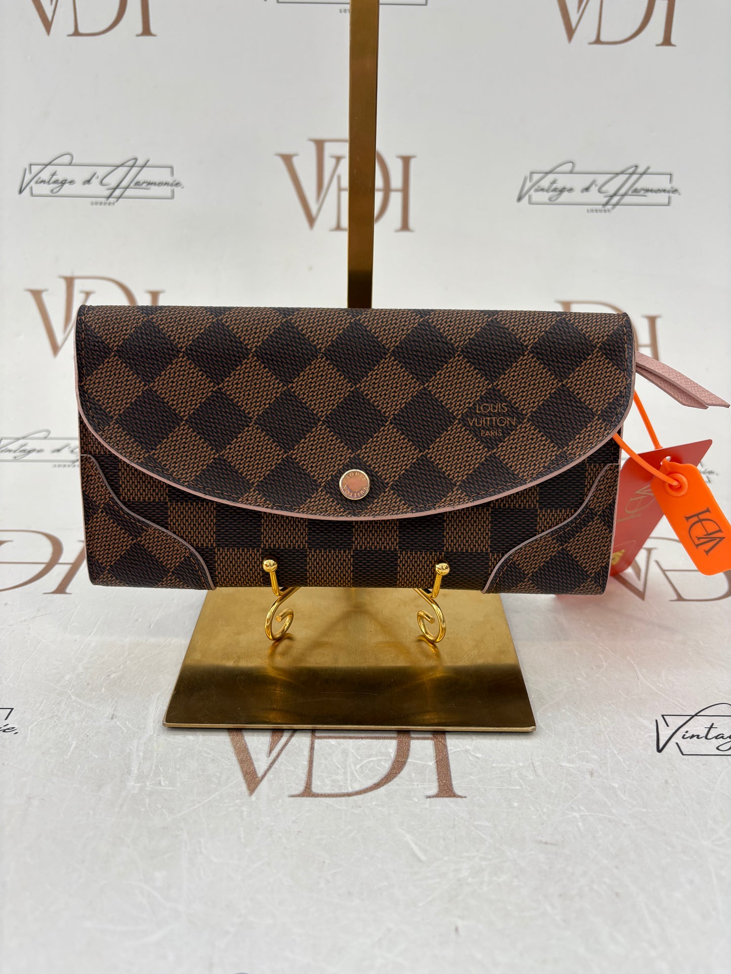 383384 - Louis Vuitton Caissa Wallet