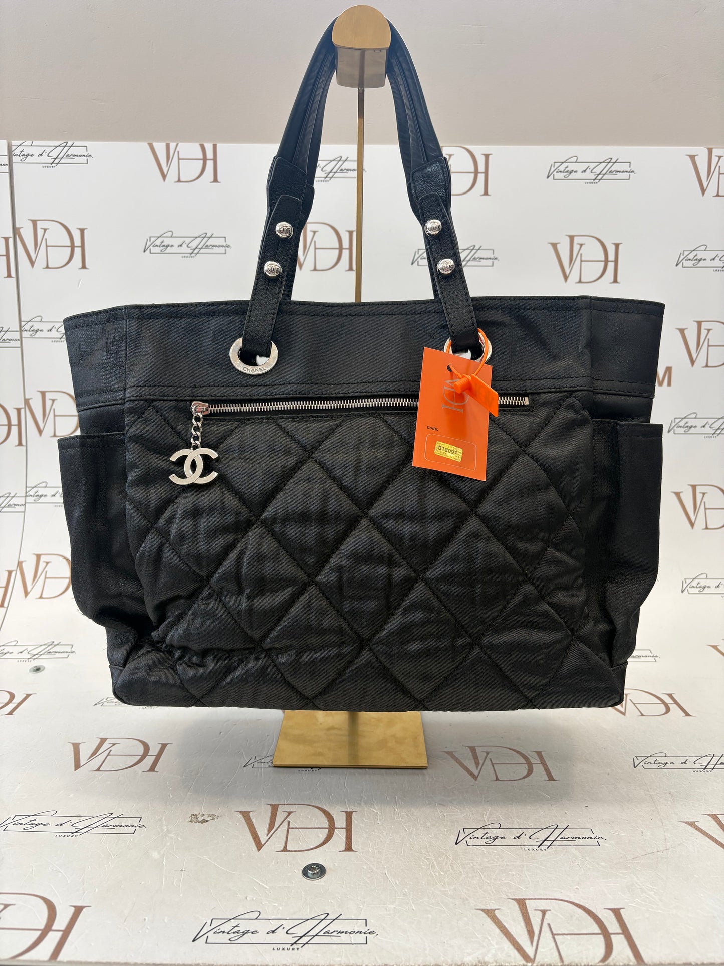 018097 - Chanel Paris-Biaritz MM tote