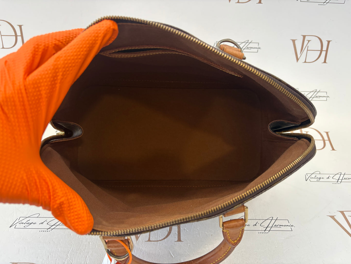018823 - Louis Vuitton Alma