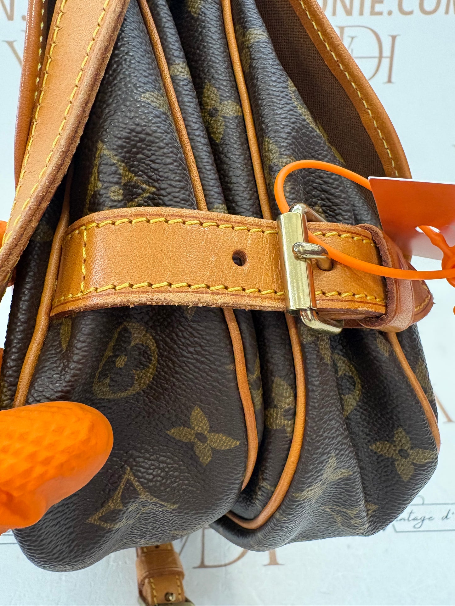 017643 - Louis Vuitton Saumur 30