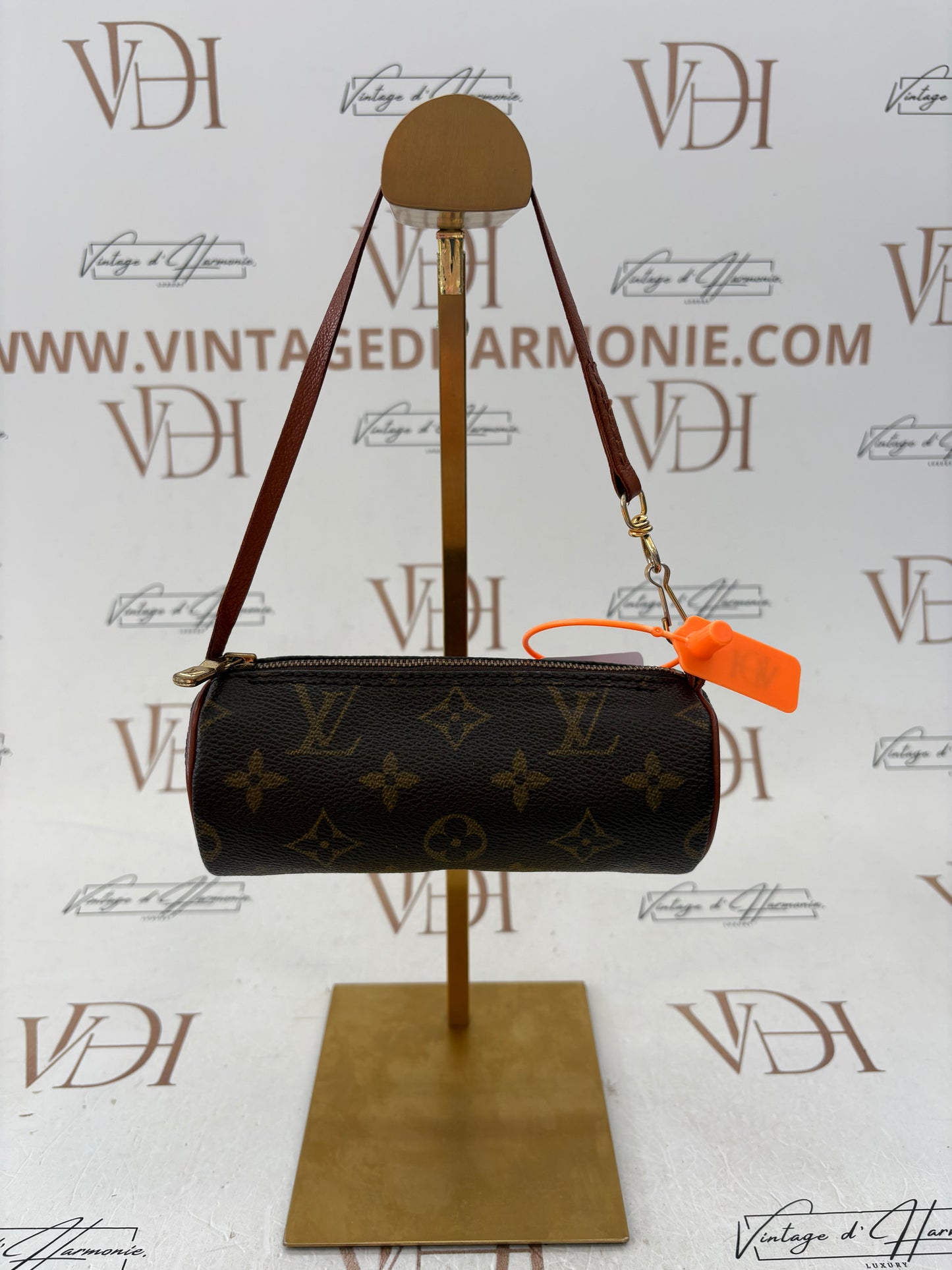 383985 - Louis Vuitton Papillon Pouch