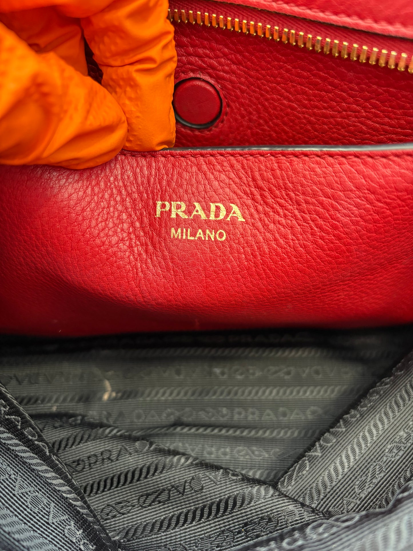 383157 - Prada