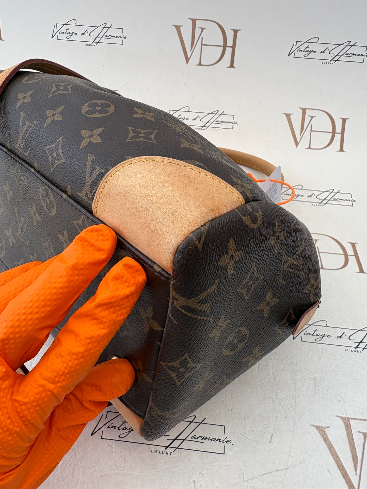 384180 - Louis Vuitton Segur