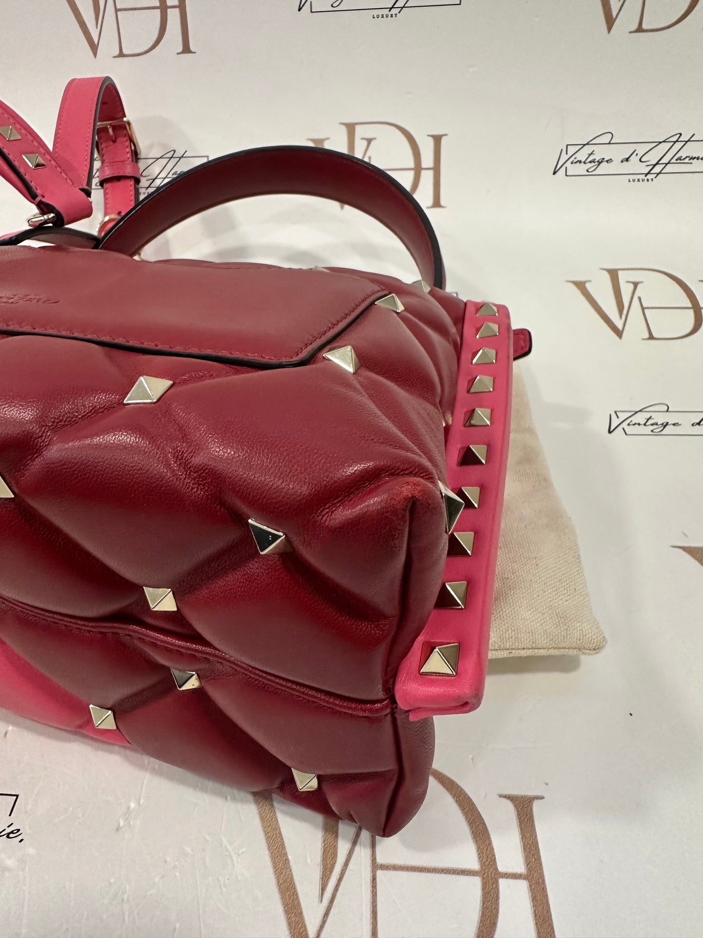 382940 - Valentino Candystud