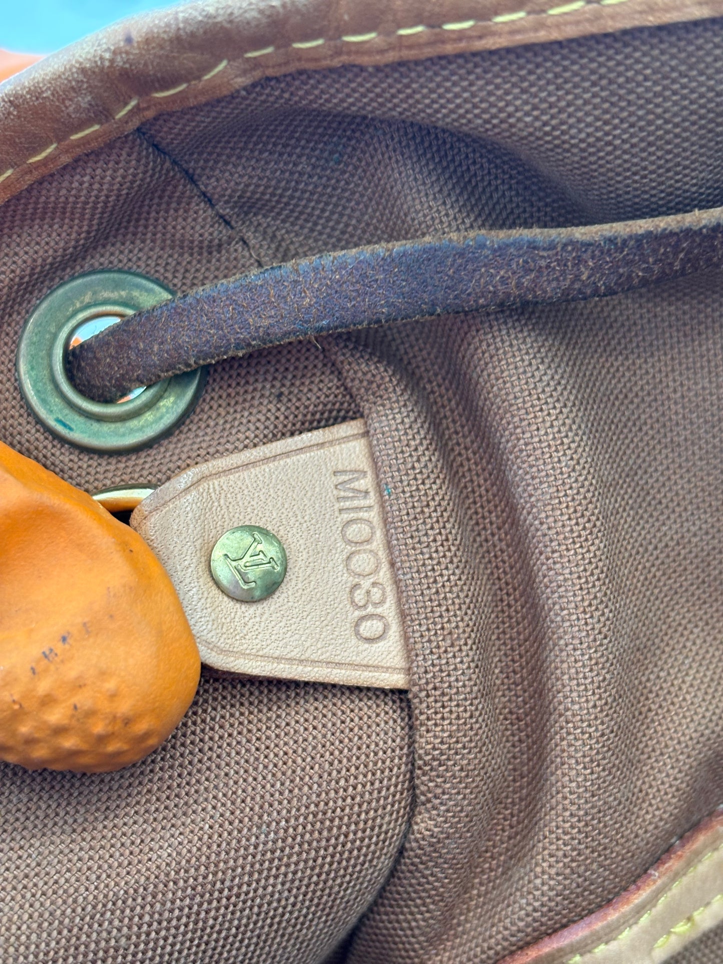 018121 - Louis Vuitton Montsouris GM